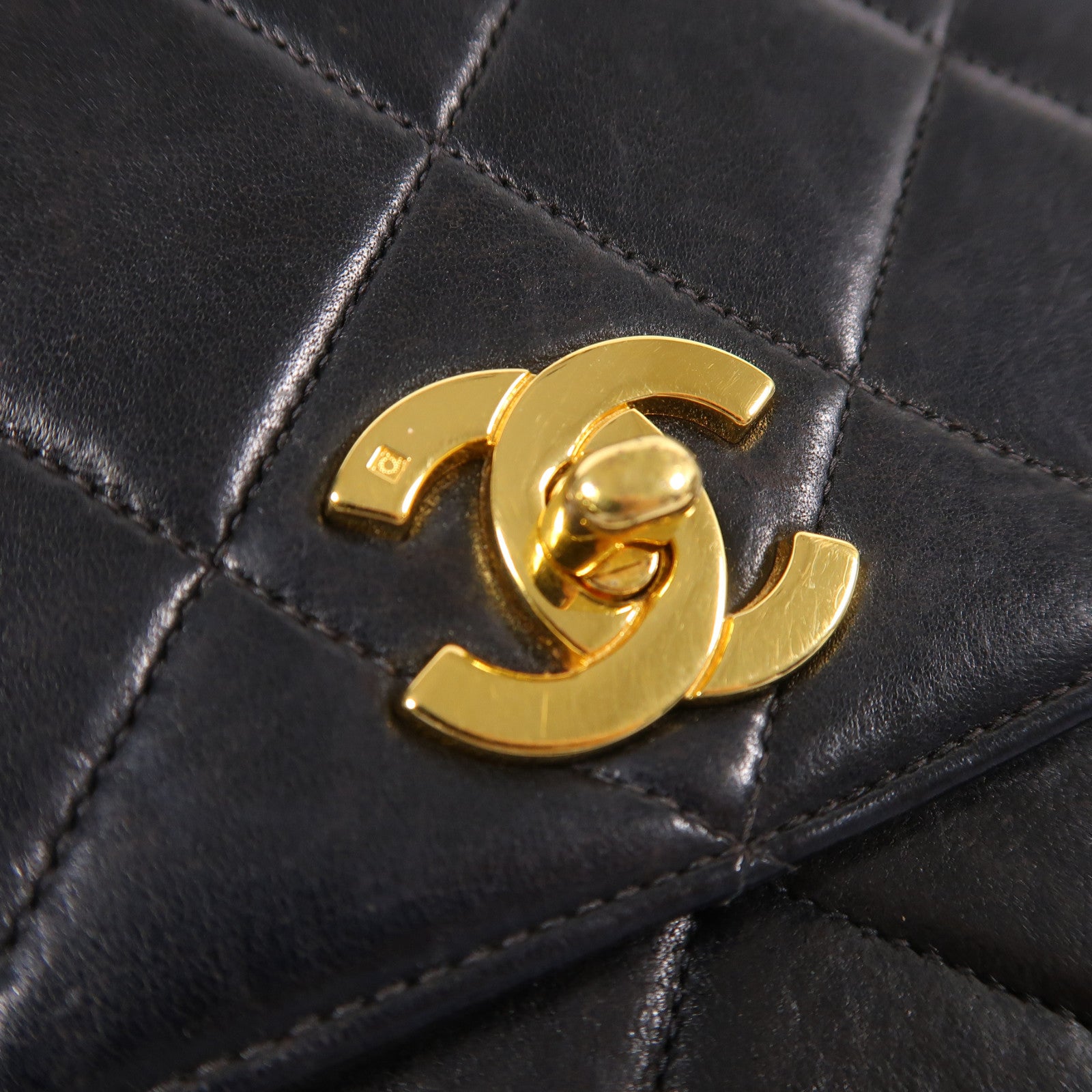 CHANEL 菱格羊皮皮革Vintage Handbag金扣手挽袋黑色