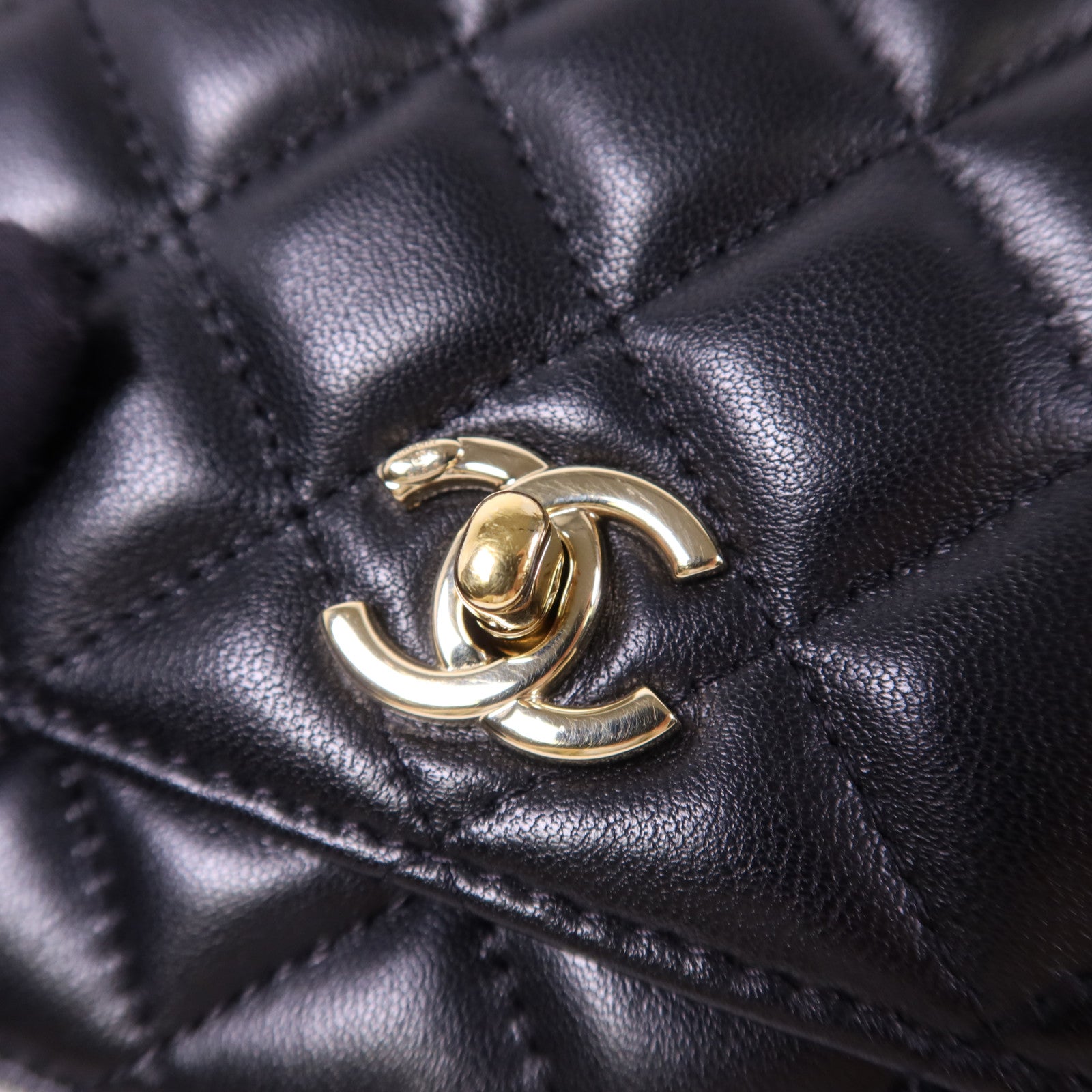 CHANEL 羊皮皮革WOC Wallet On Chain金扣鏈帶肩背袋