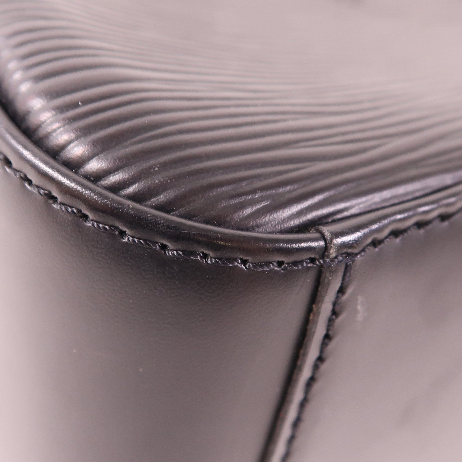 LOUIS VUITTON Epi Jasmin金扣手挽袋