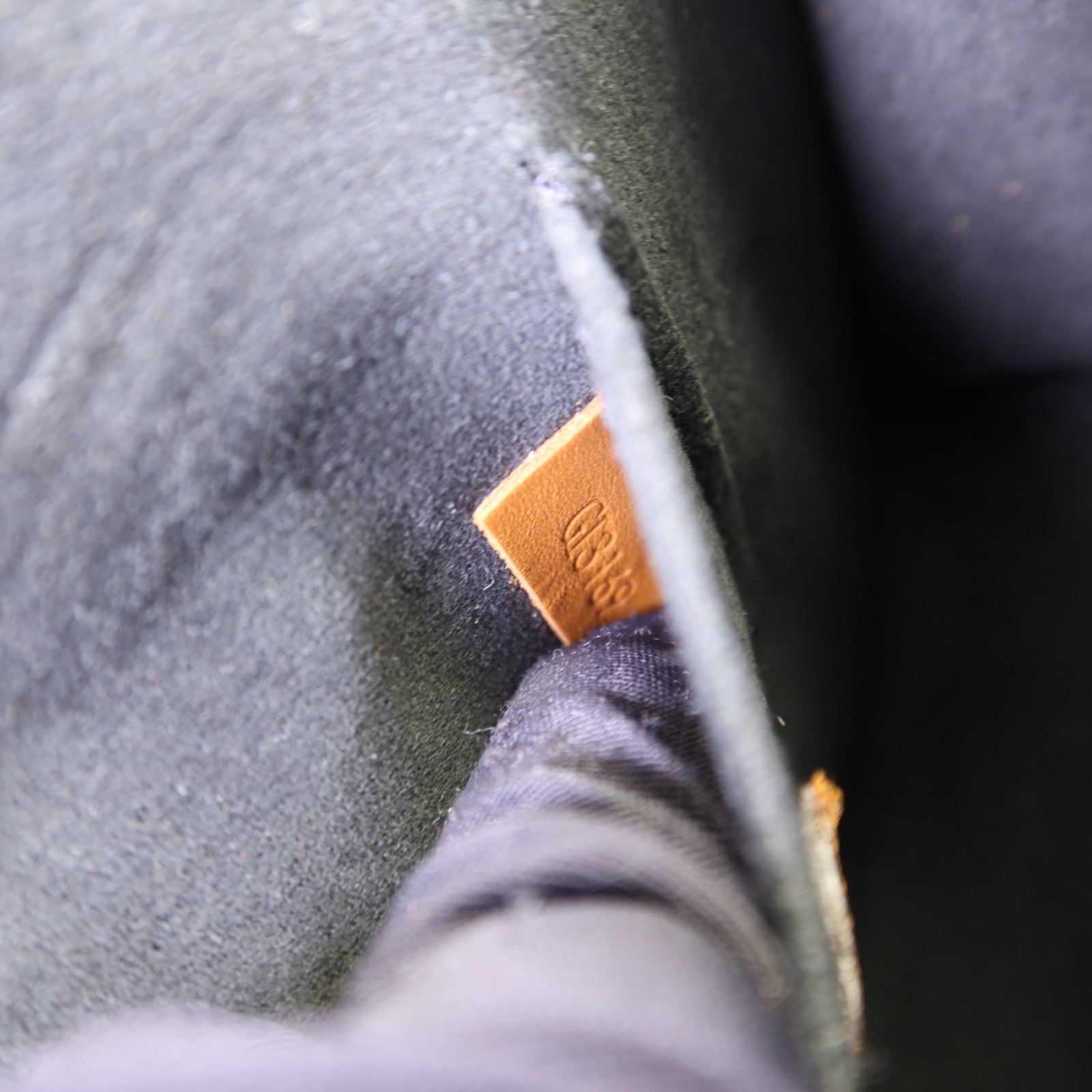 LOUIS VUITTON Monogram Reverse Mini Dauphine金扣肩背袋