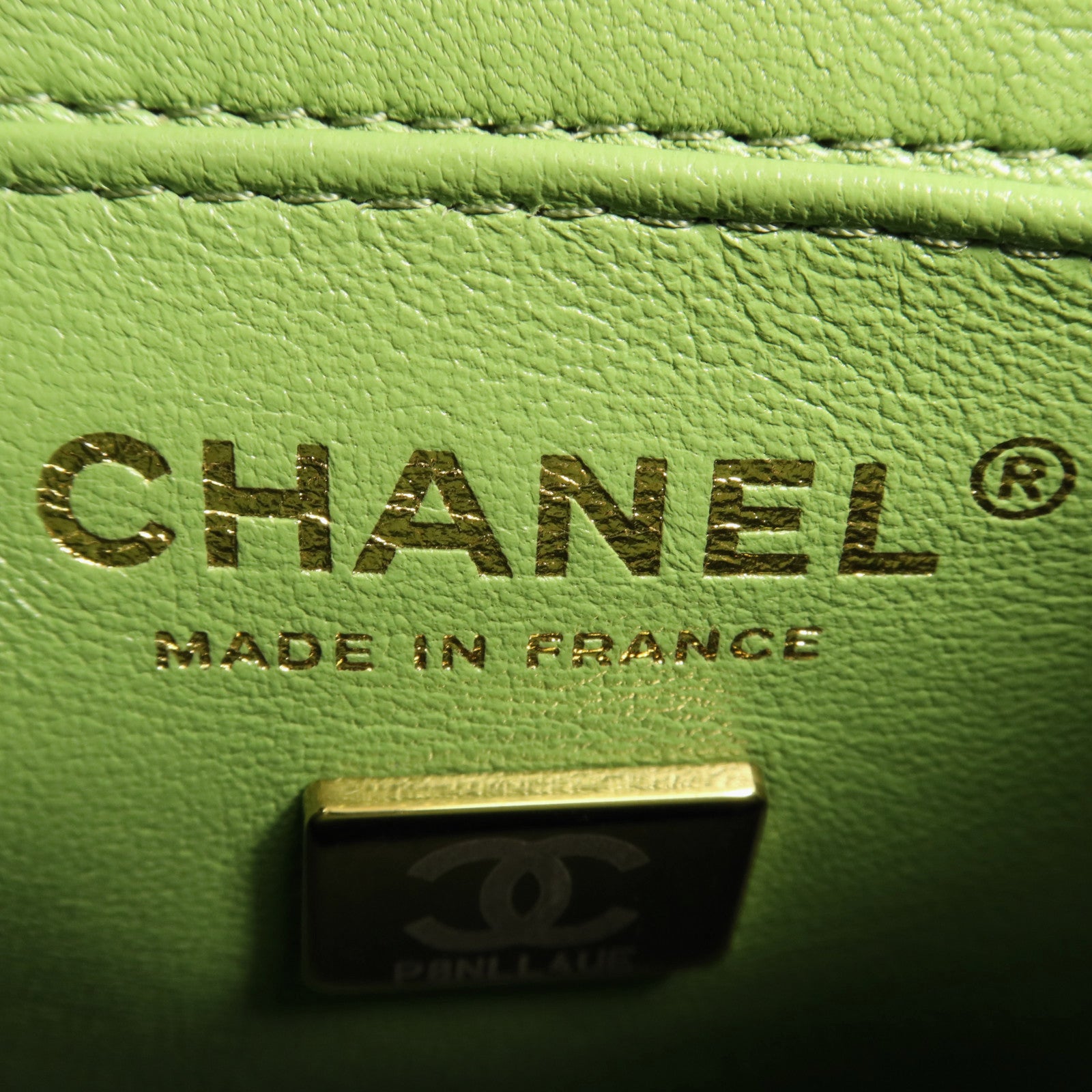 CHANEL 牛皮皮革Shoulder Bag金扣鏈帶肩背袋