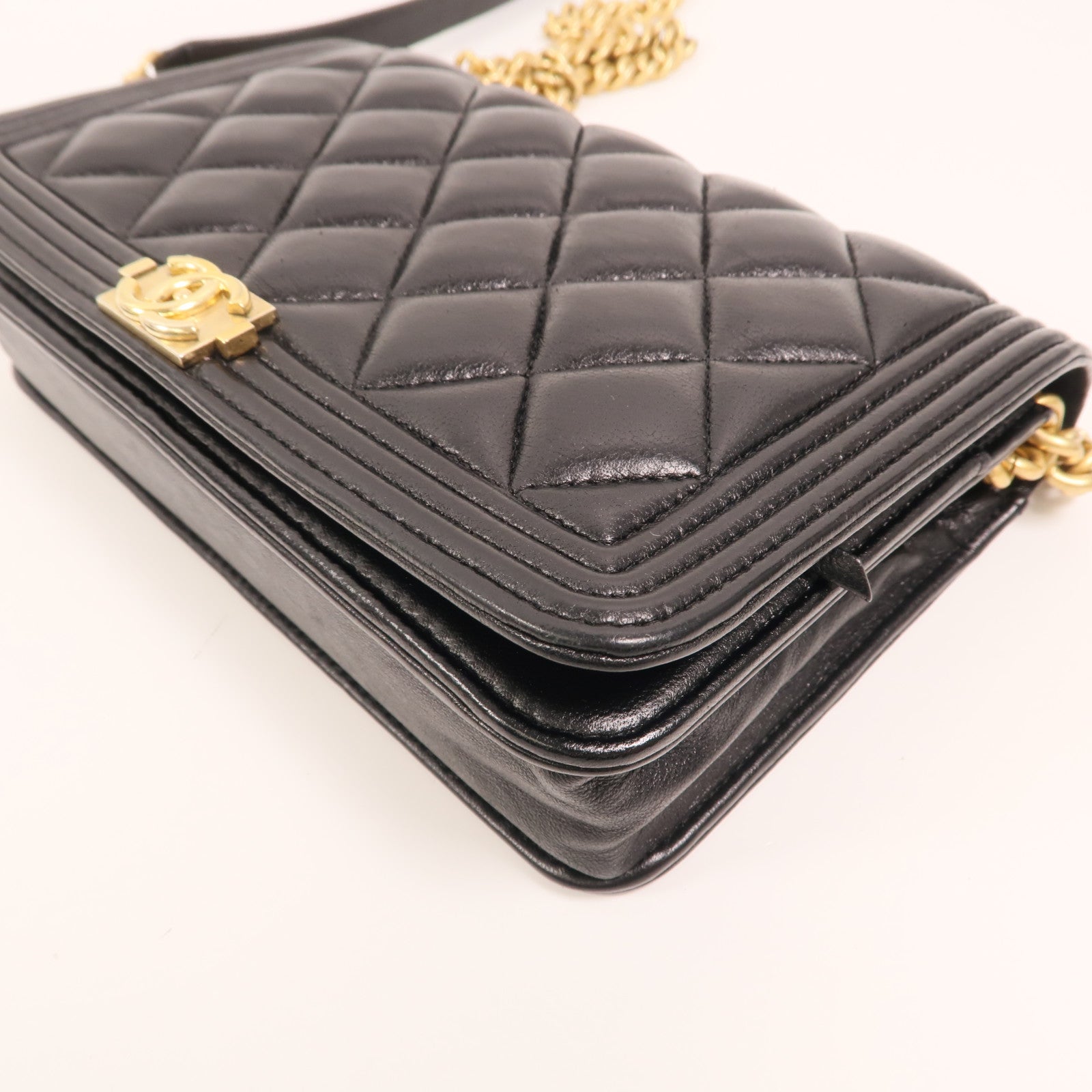 CHANEL 羊皮皮革Boy Wallet On Chain金扣鏈帶肩背袋