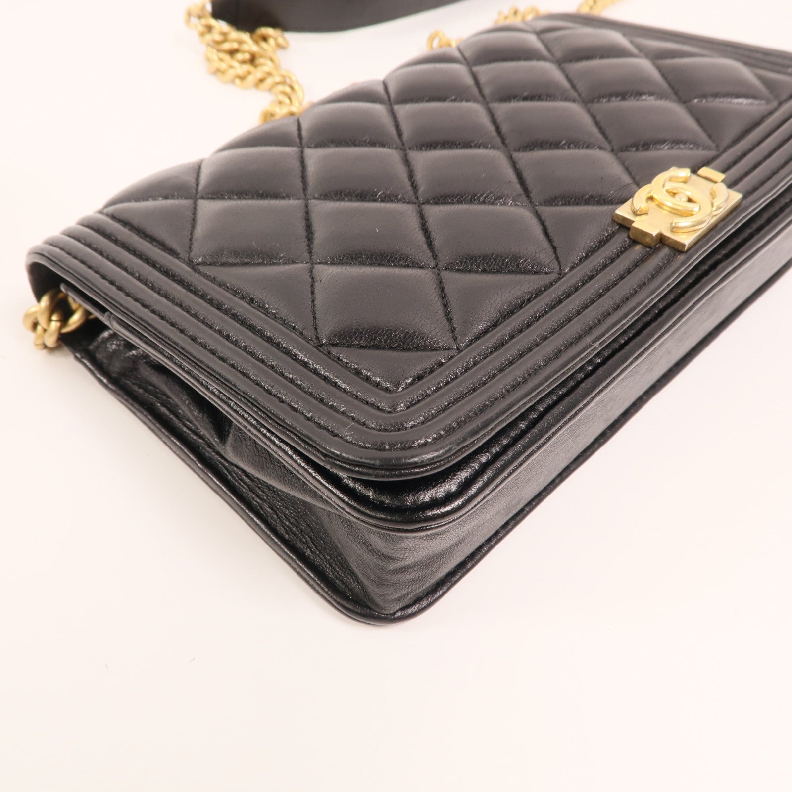 CHANEL 羊皮皮革Boy Wallet On Chain金扣鏈帶肩背袋