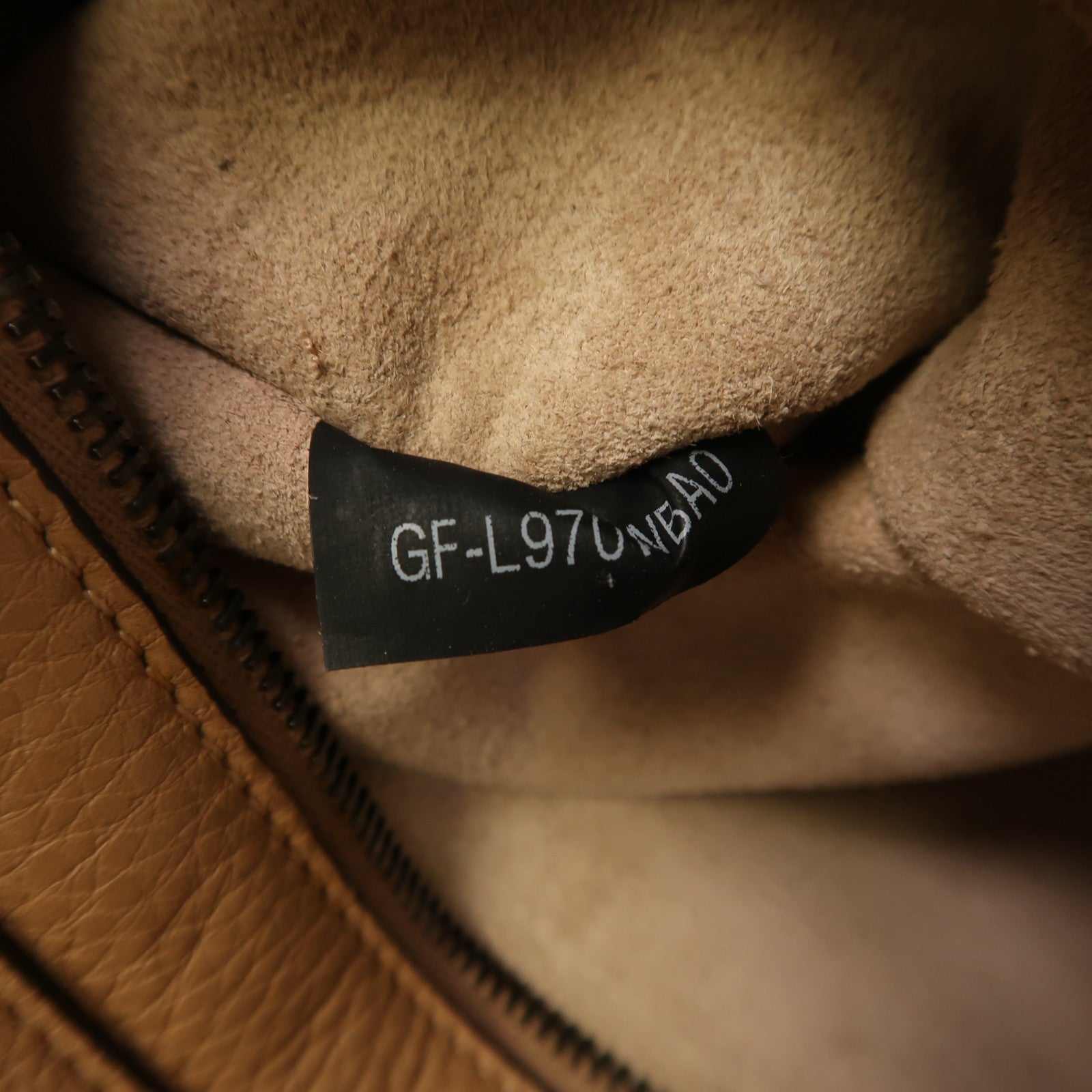 Valentino 牛皮皮革Shoulder Bag銀扣肩背袋米色