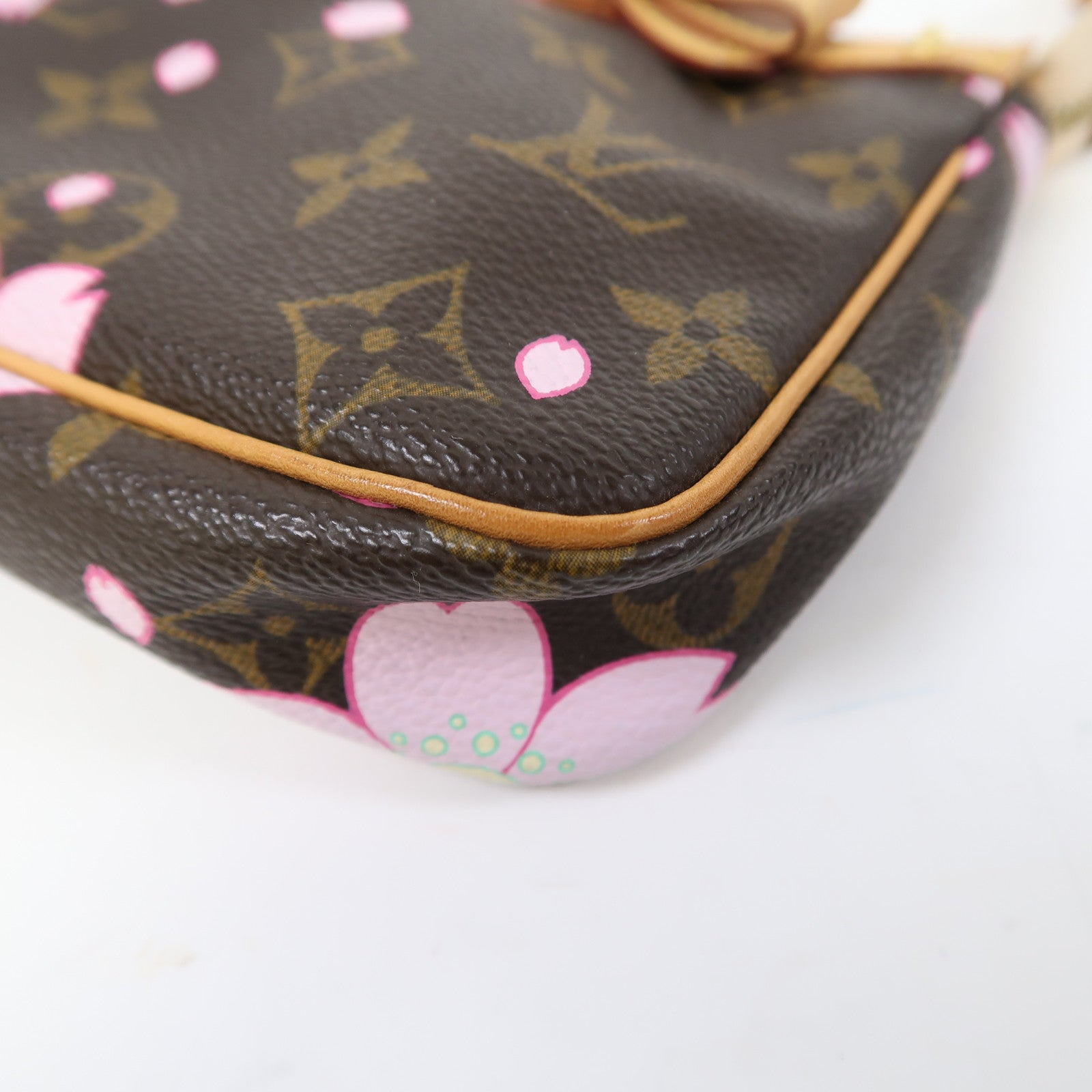 LOUIS VUITTON Monogram Cherry Blossom Pochette金扣肩背袋啡色