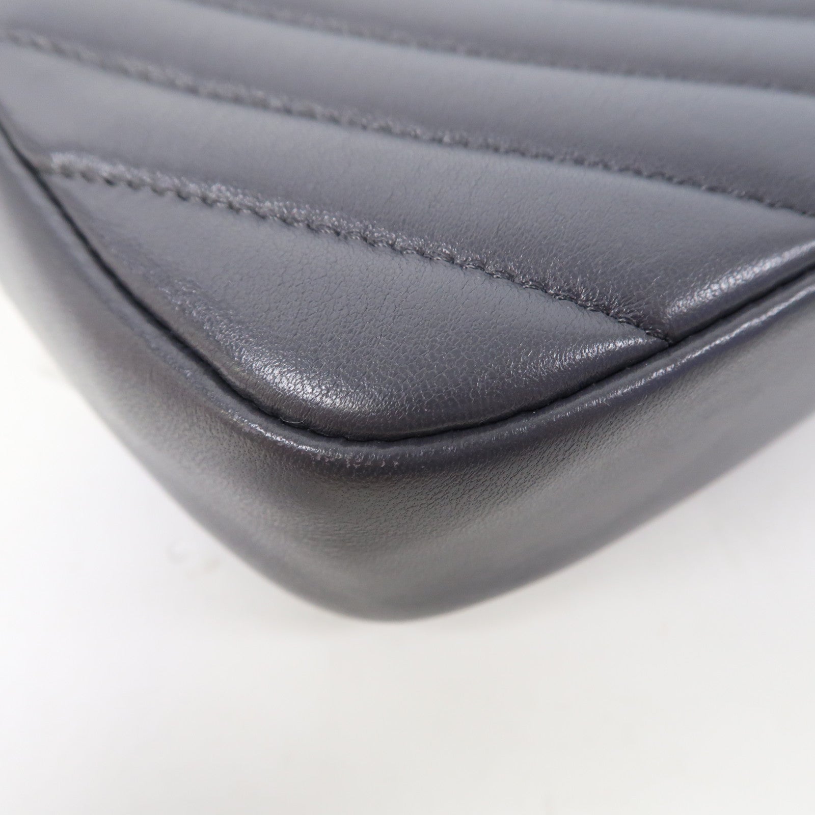 CHANEL 斜紋羊皮皮革Chervon Camera Bag金扣鏈帶肩背袋灰色