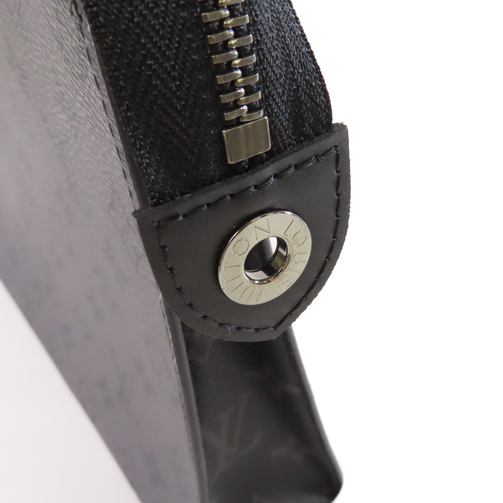 LOUIS VUITTON 【激減優惠】Monogram Eclipse Reverse Pochette Voyage MM Clutch銀扣手拿包碳灰色/黑色