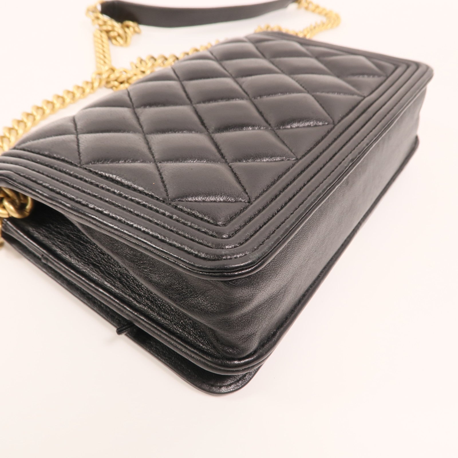 CHANEL 羊皮皮革Boy Wallet On Chain金扣鏈帶肩背袋