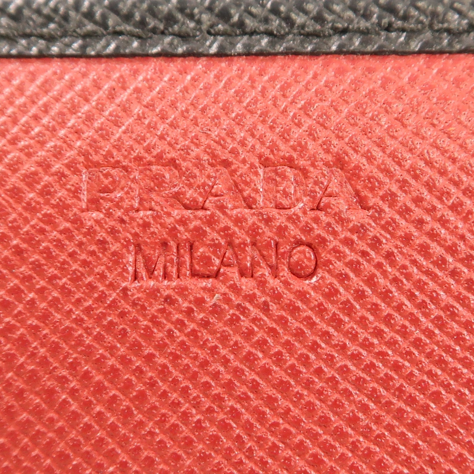 PRADA 牛皮皮革Long wallet金扣長錢包