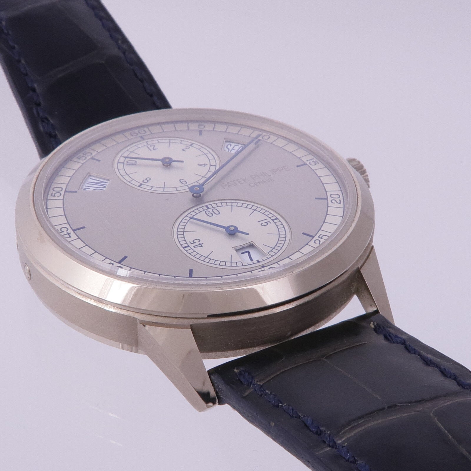 PATEK PHILIPPE Annual Calendar Regulator 5235G-001