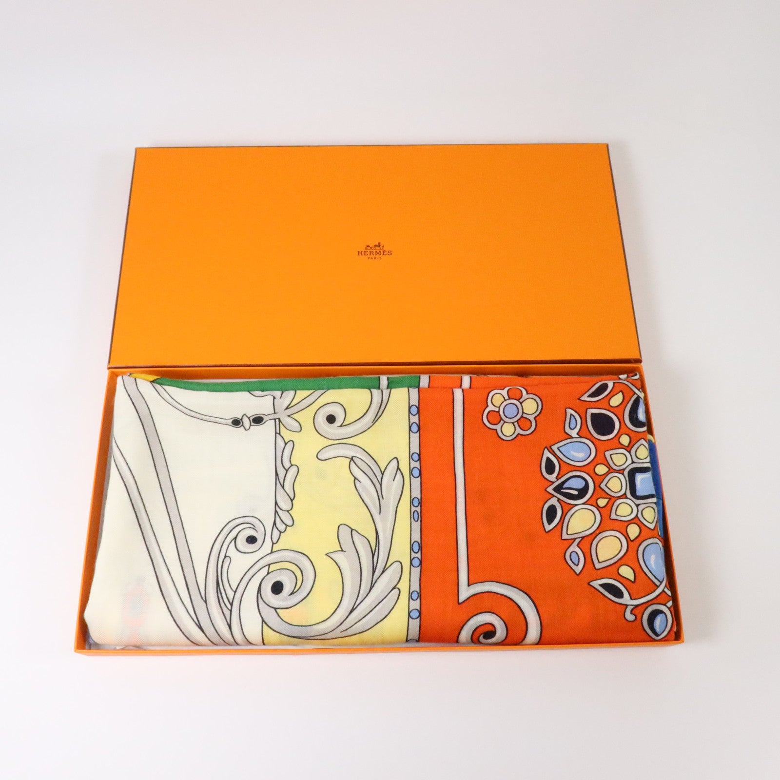 HERMES 羊絨/絲質Scarf 140x140絲巾