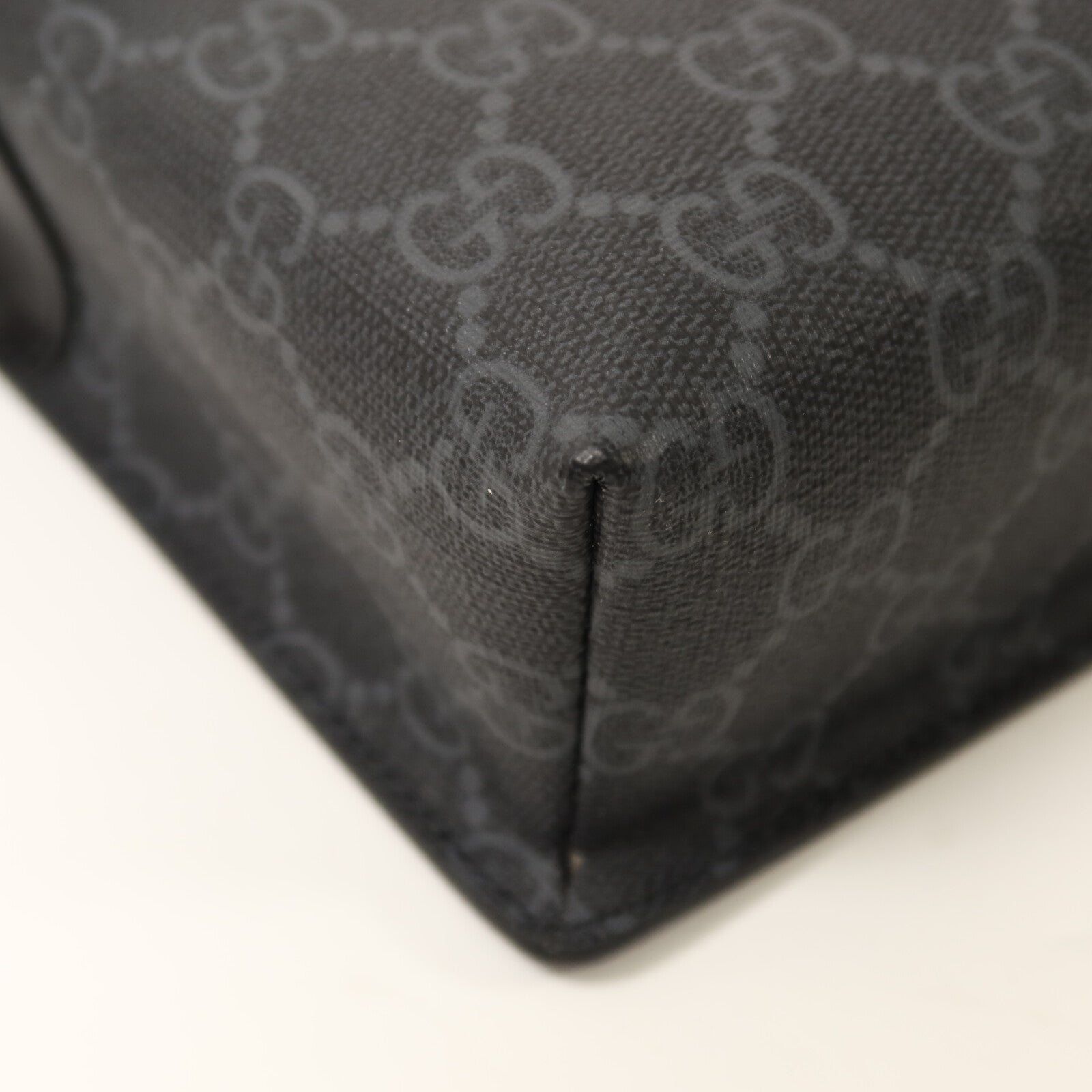 GUCCI 塗層帆布GG Black Mini Bag銀扣肩背袋
