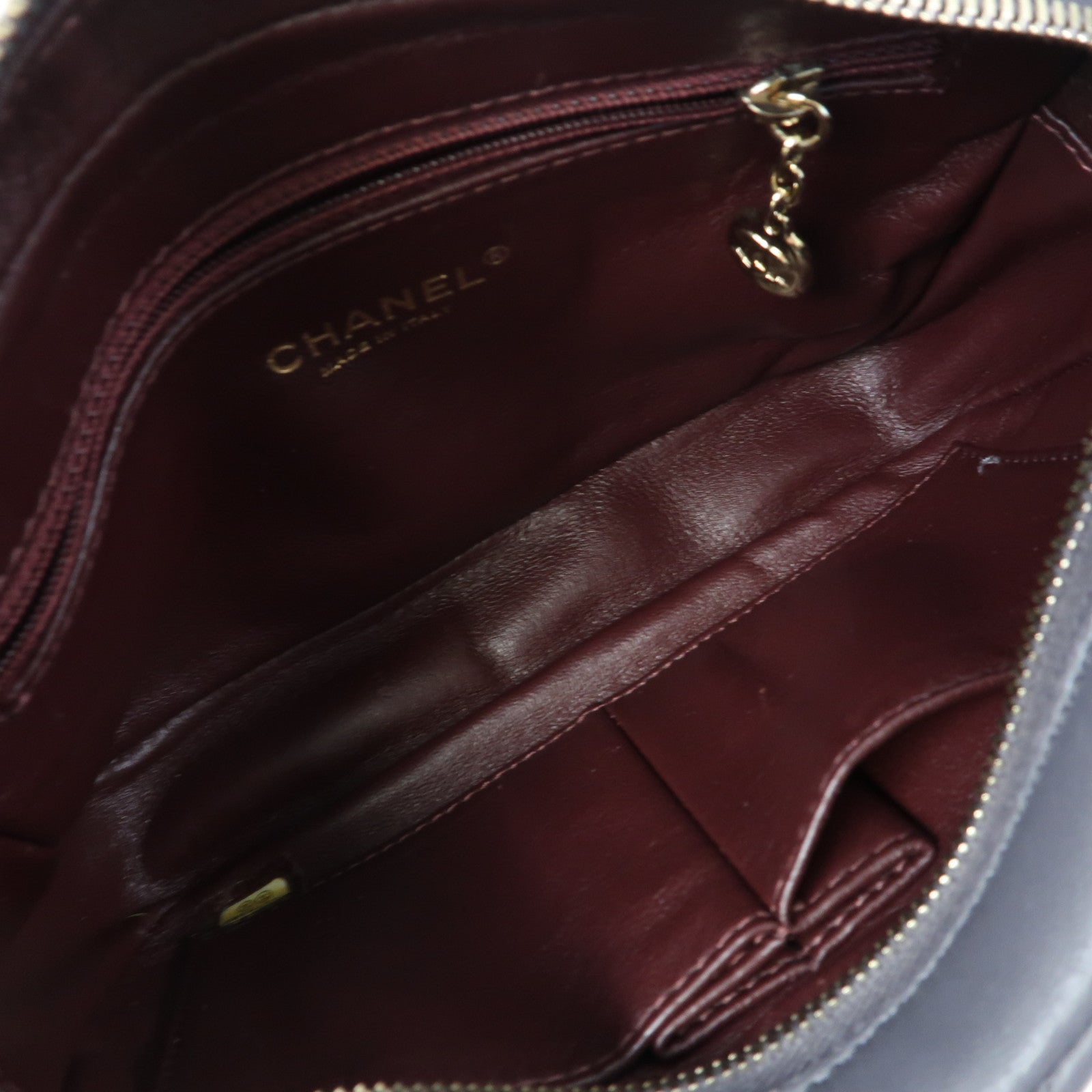 CHANEL 斜紋羊皮皮革Chervon Camera Bag金扣鏈帶肩背袋灰色