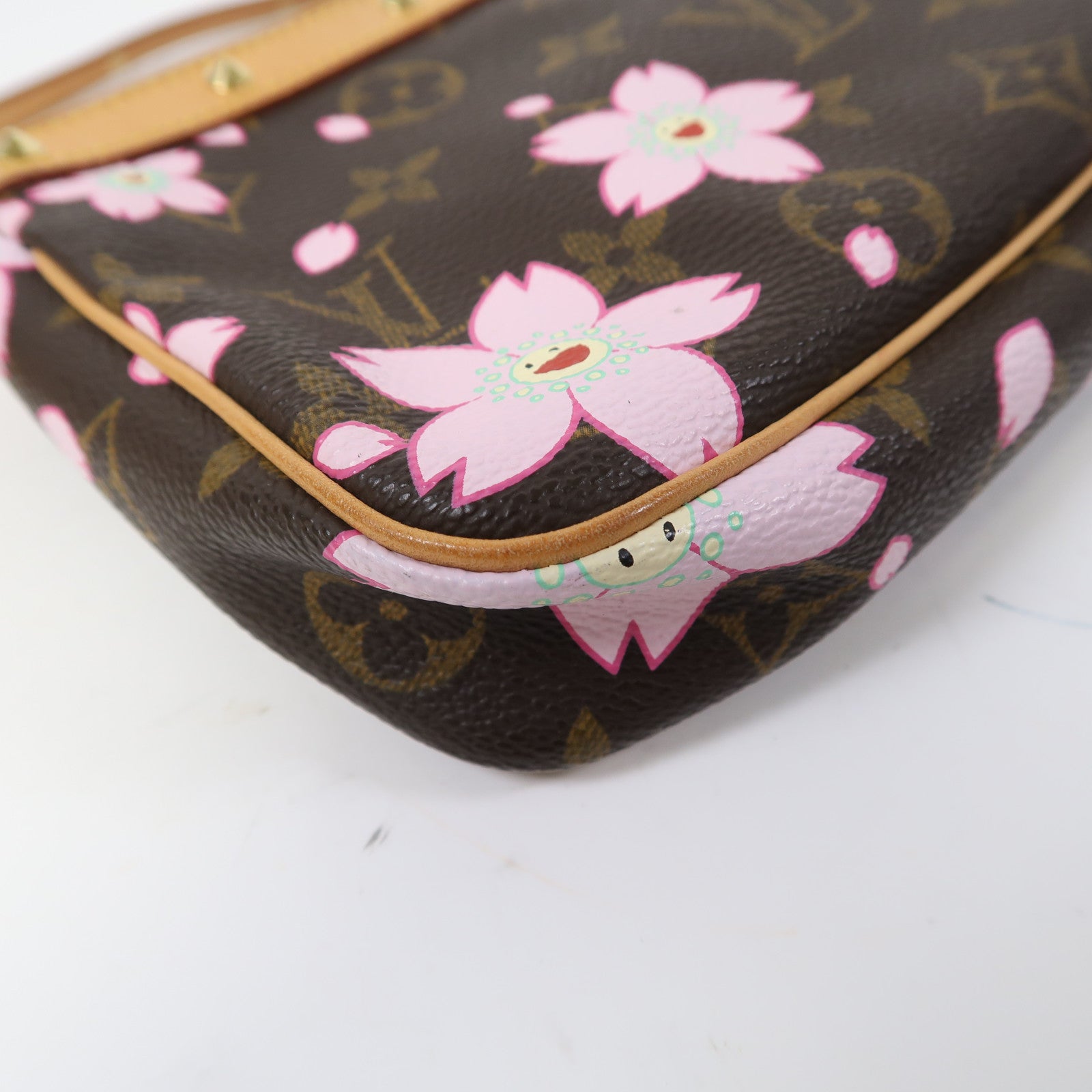 LOUIS VUITTON Monogram Cherry Blossom Pochette金扣肩背袋啡色