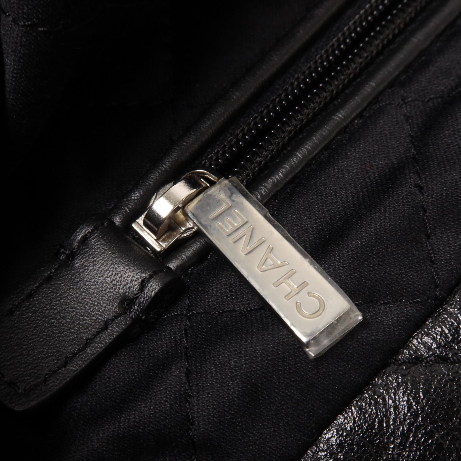 CHANEL 牛皮皮革Chanel 22 Small鏈帶肩背袋