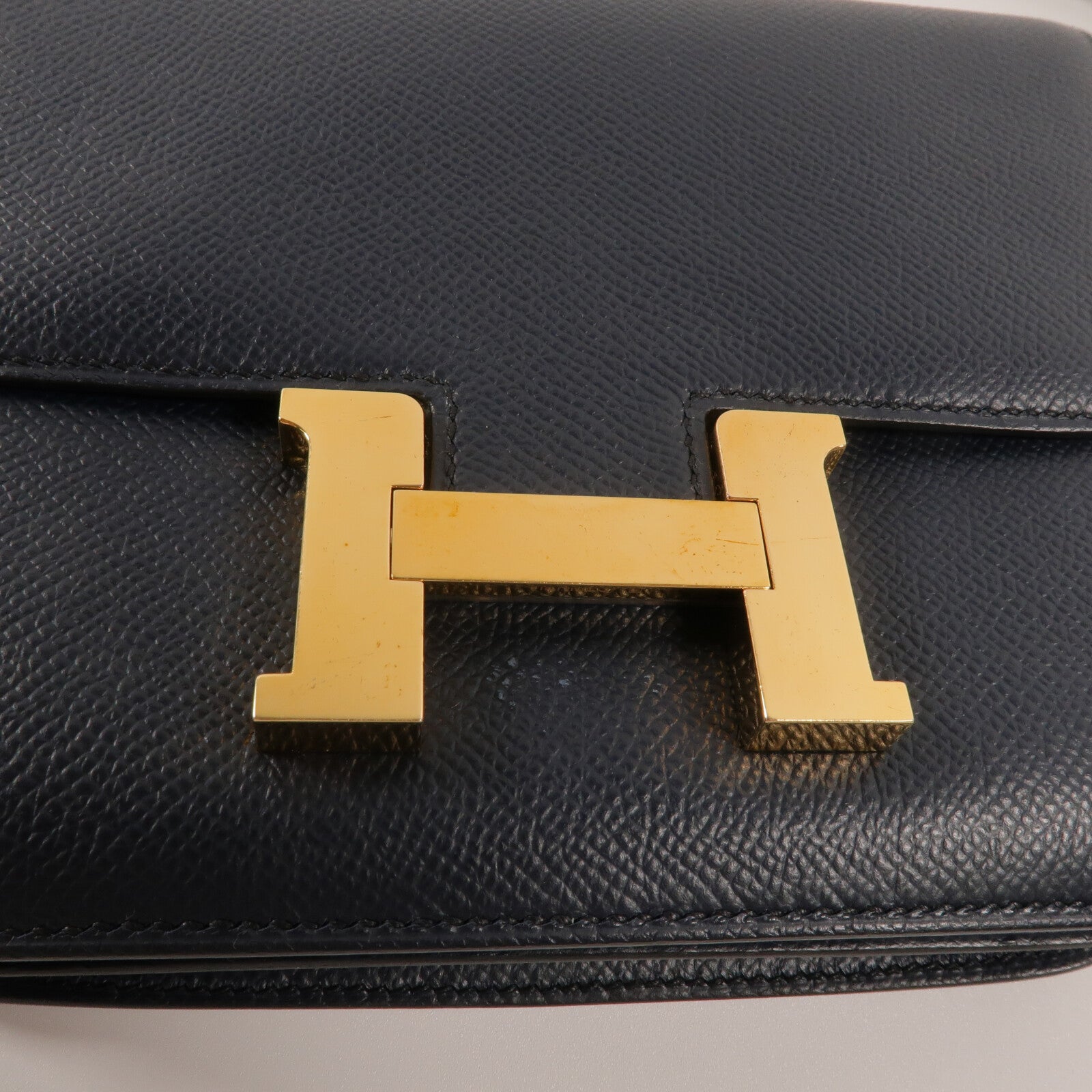 HERMES Epsom皮革Constance Mini肩背袋Bleu Indigo