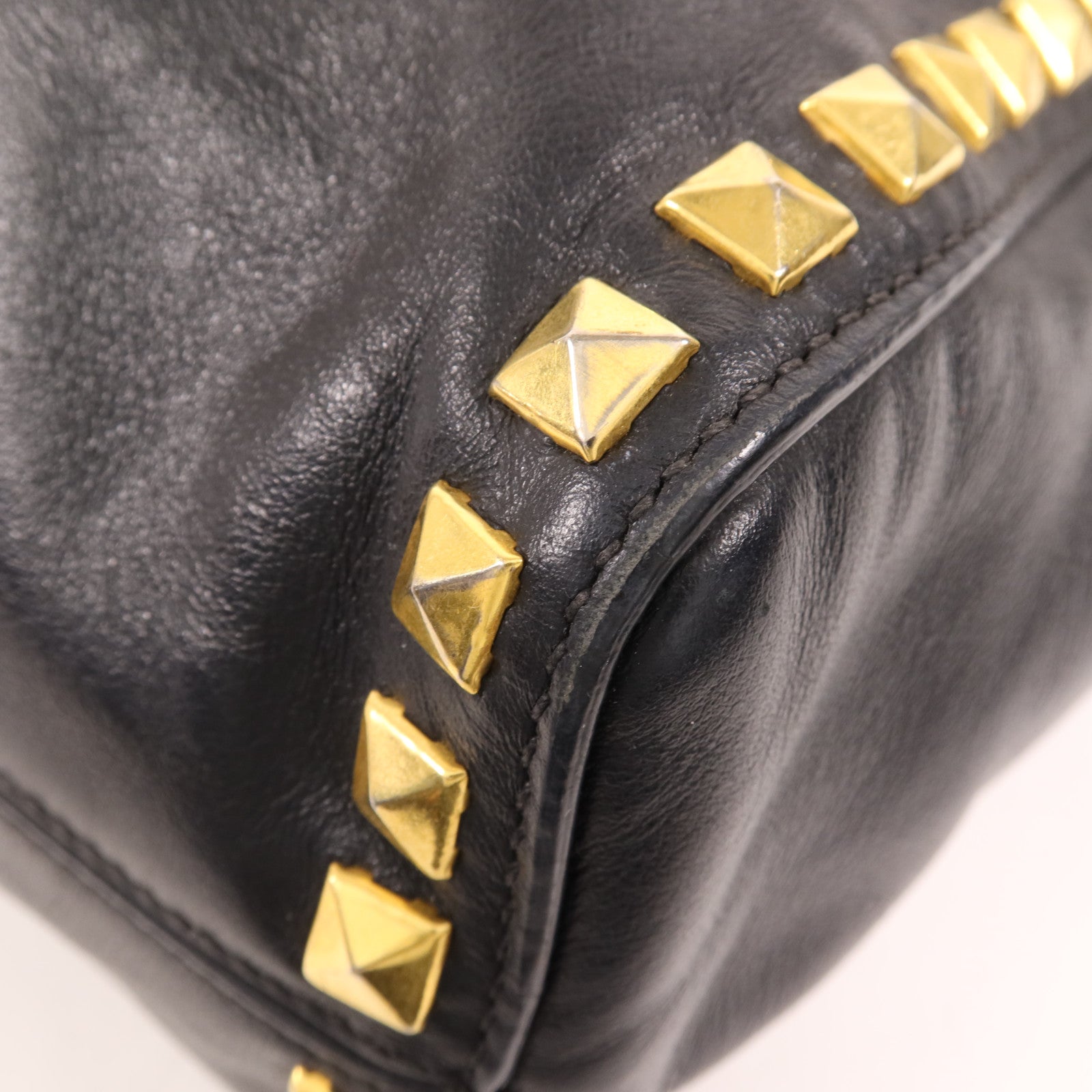 Miu Miu 羊皮皮革Tote Bag金扣肩背袋