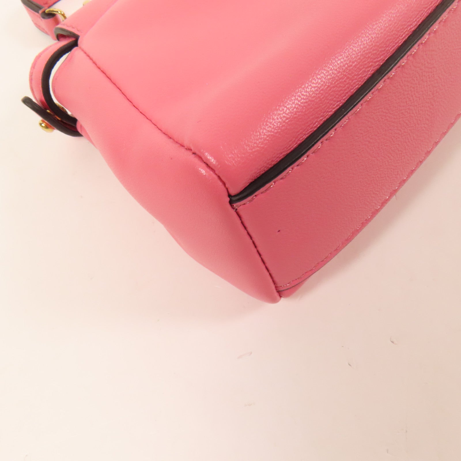 FENDI 牛皮皮革Micro Peekaboo金扣肩背袋