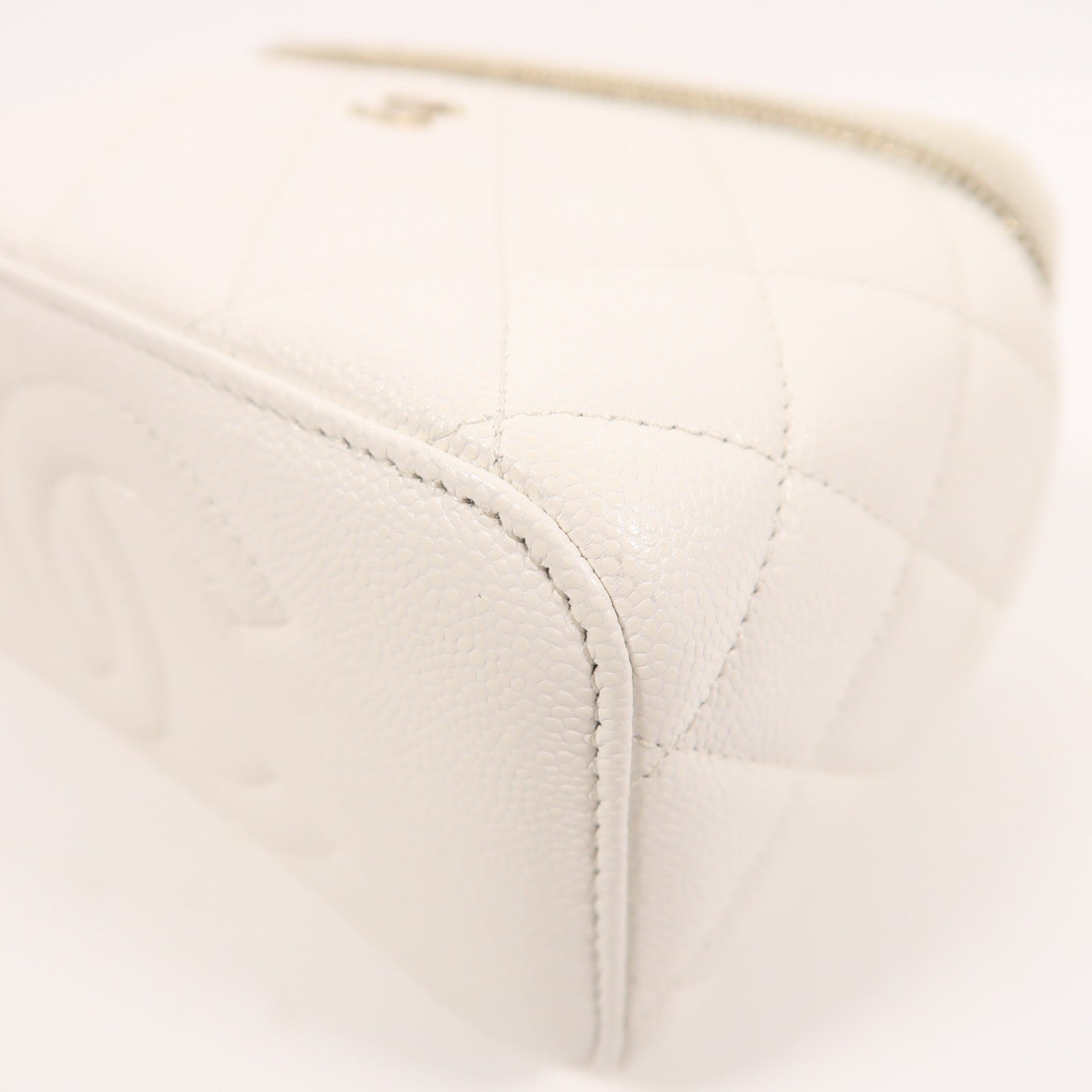 CHANEL 牛皮皮革Vanity Case金扣鏈帶肩背袋