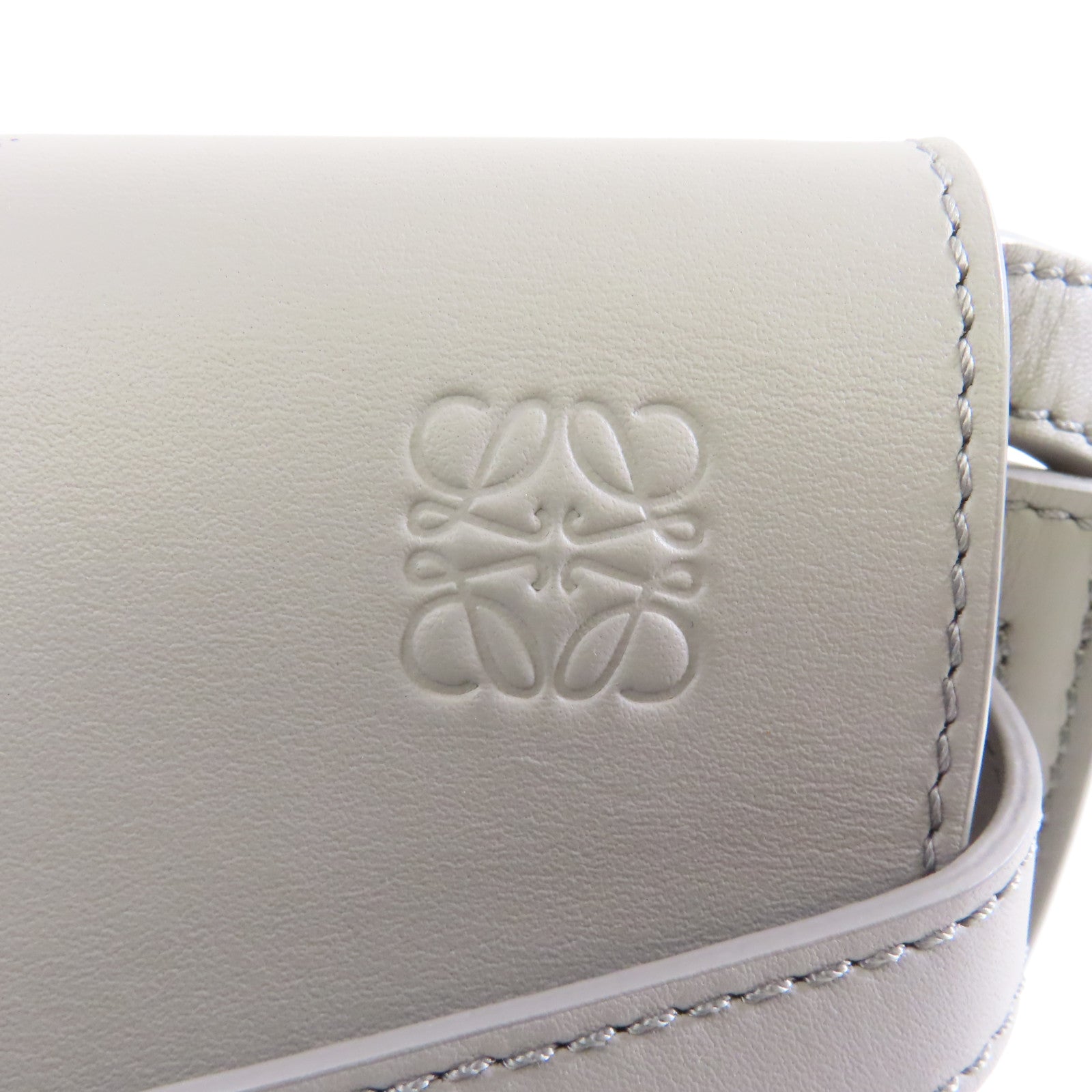 LOEWE 牛皮皮革Mini Gate銀扣肩背袋灰色
