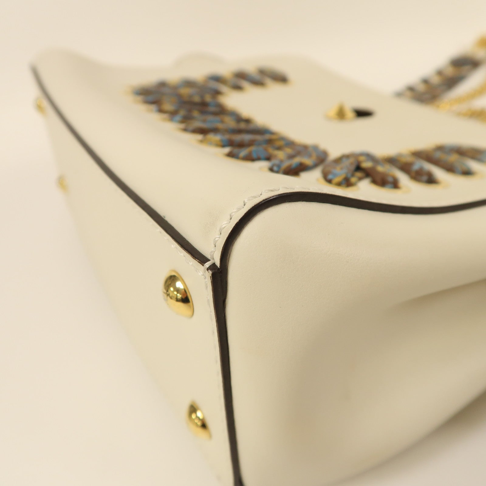 FENDI 牛皮皮革Dotcom金扣鏈帶肩背袋白色