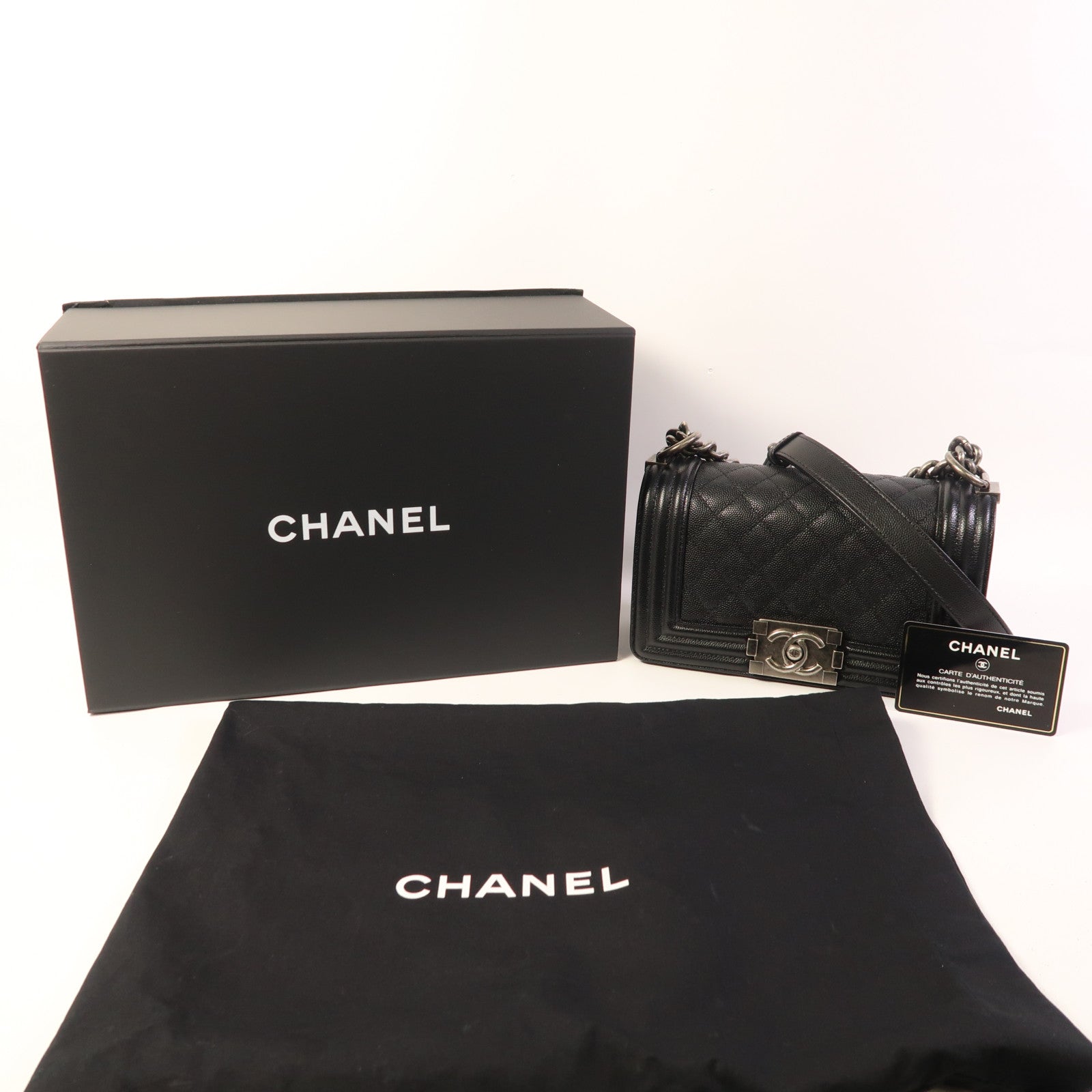 CHANEL 牛皮皮革Boy 20銀扣鏈帶肩背袋