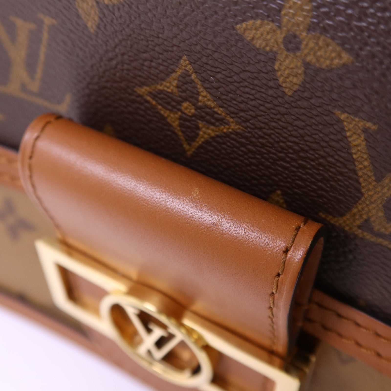 LOUIS VUITTON Monogram Reverse Mini Dauphine金扣肩背袋