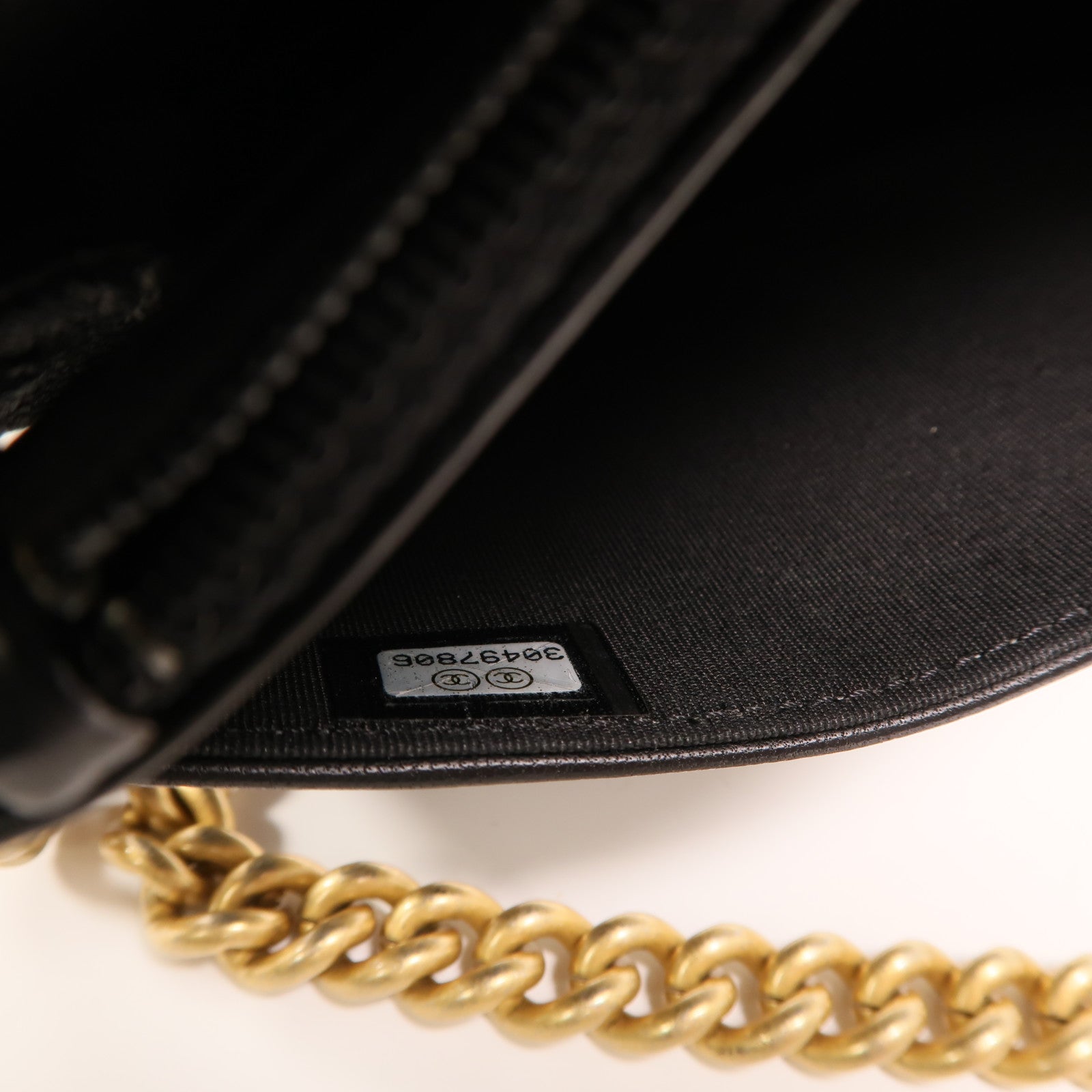 CHANEL 羊皮皮革Boy Wallet On Chain金扣鏈帶肩背袋