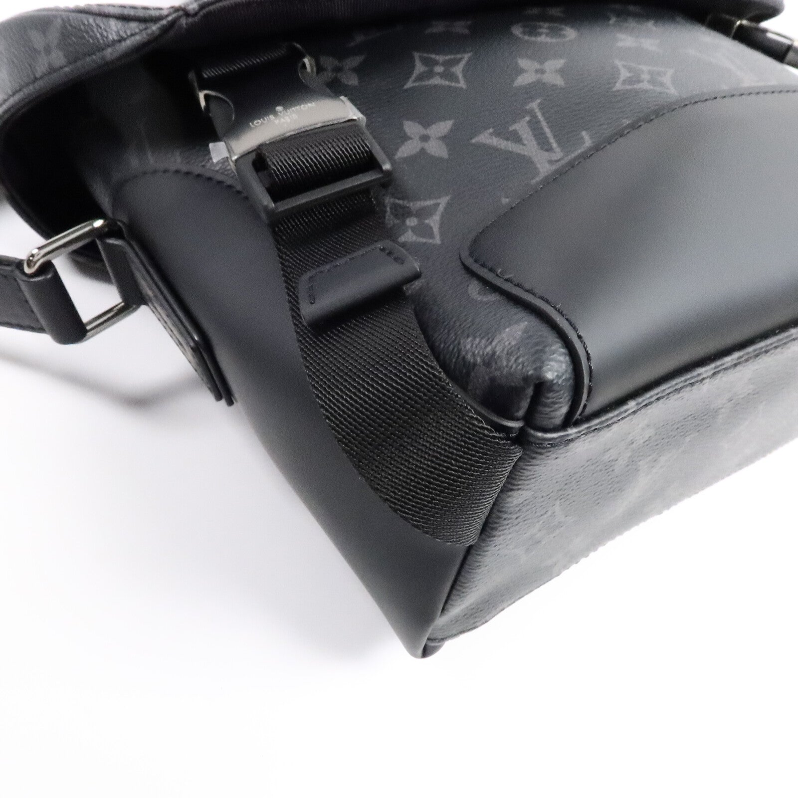 LOUIS VUITTON Monogram Eclipse Messenger PM Voyager銀扣肩背袋