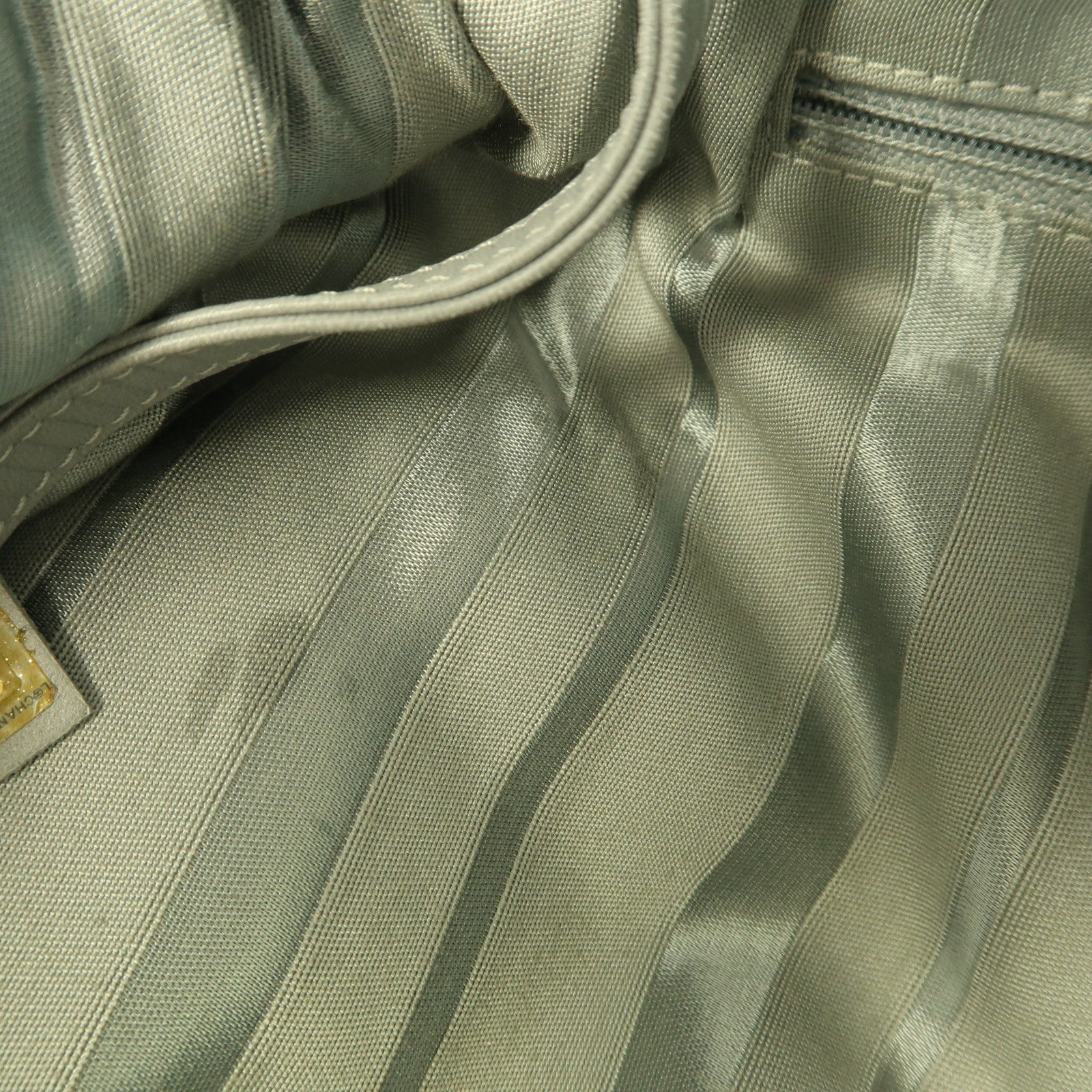 CHANEL 皮革Disc Bon Bon銀扣肩背袋– Brand Off Hong Kong
