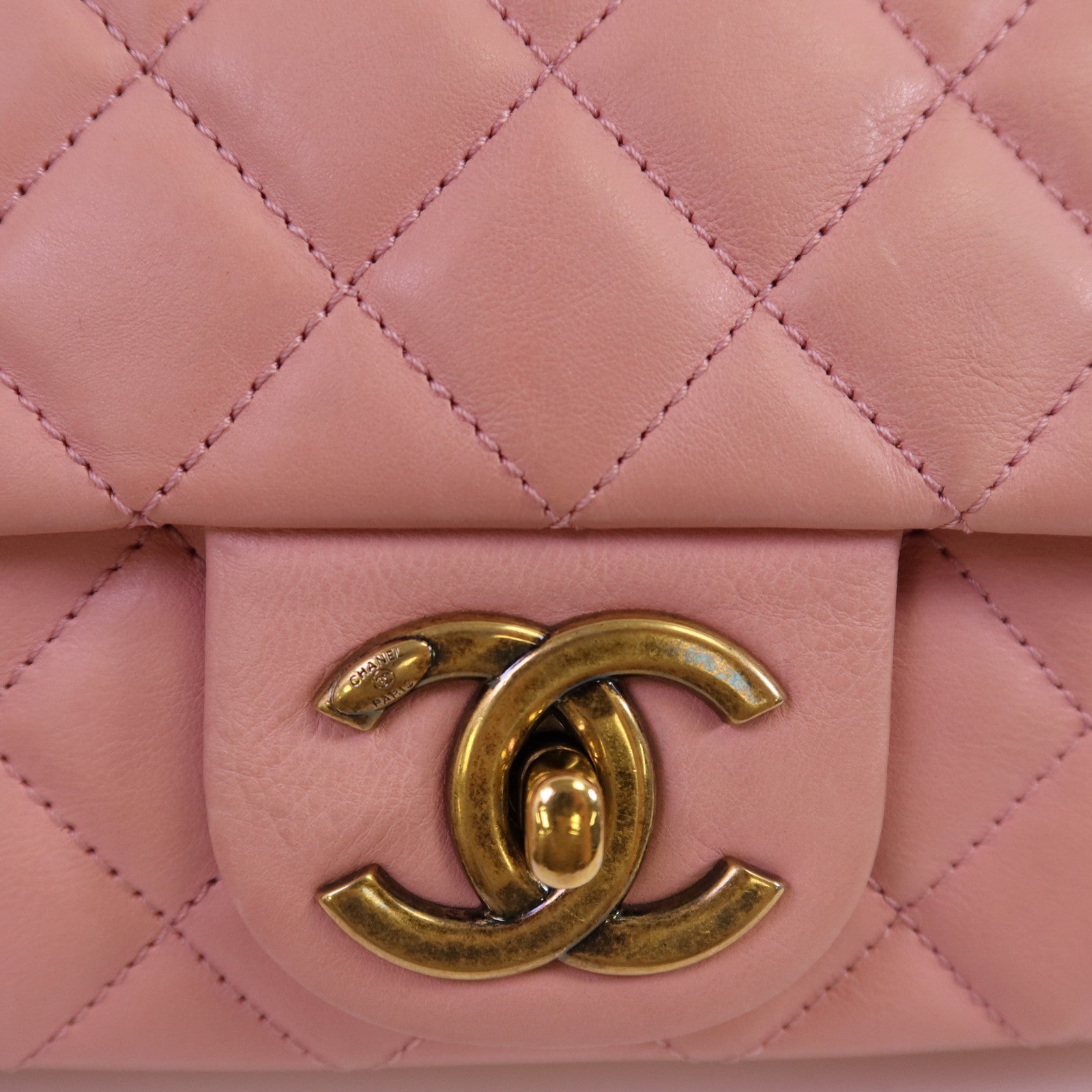 CHANEL 牛皮皮革Chain Shoulder金扣鏈帶肩背袋