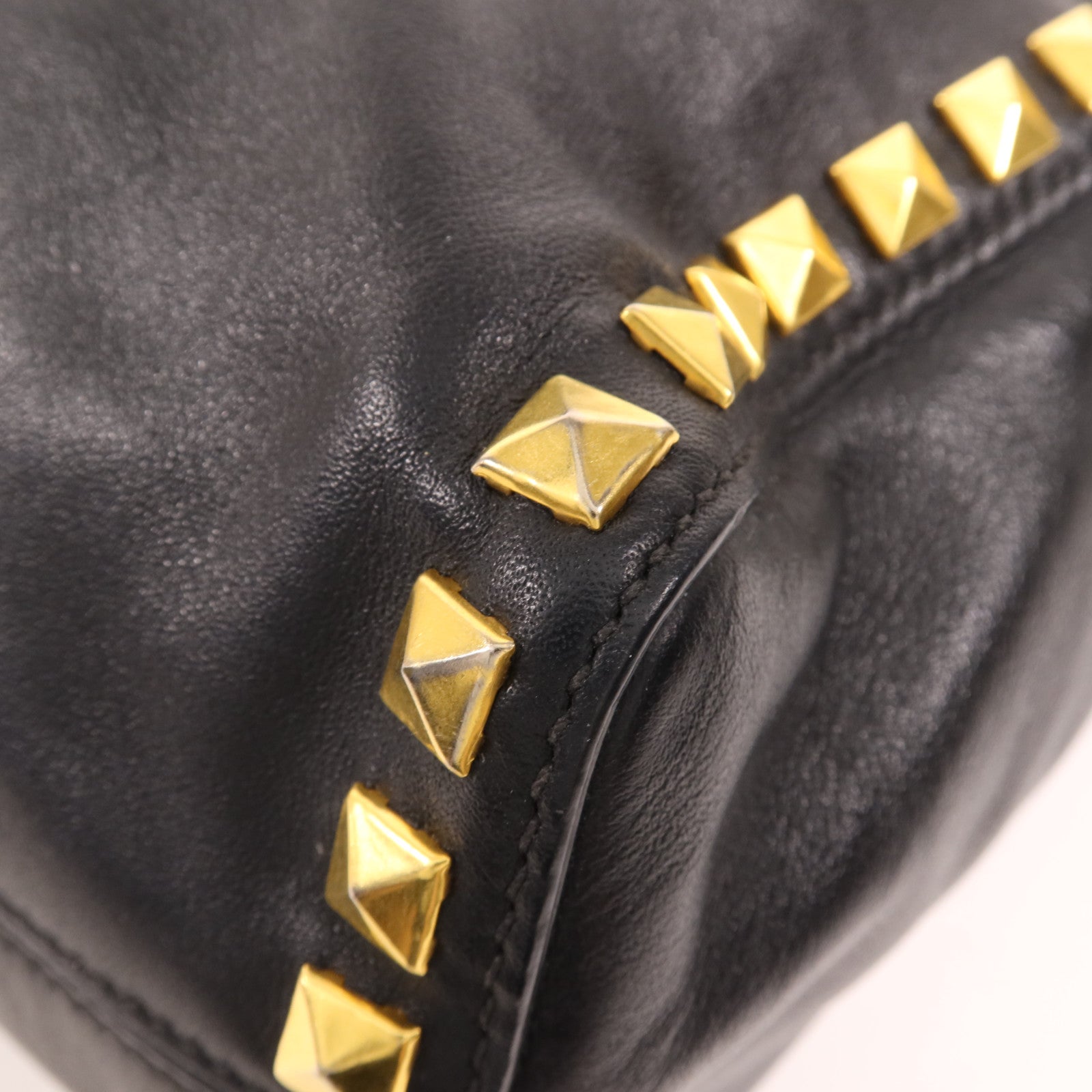 Miu Miu 羊皮皮革Tote Bag金扣肩背袋