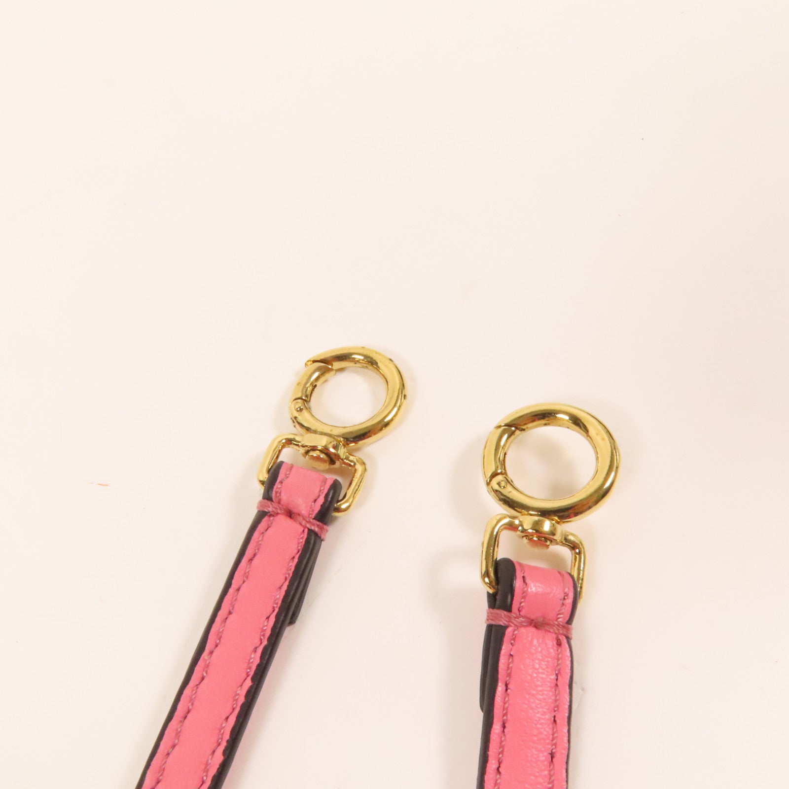 FENDI 牛皮皮革Micro Peekaboo金扣肩背袋