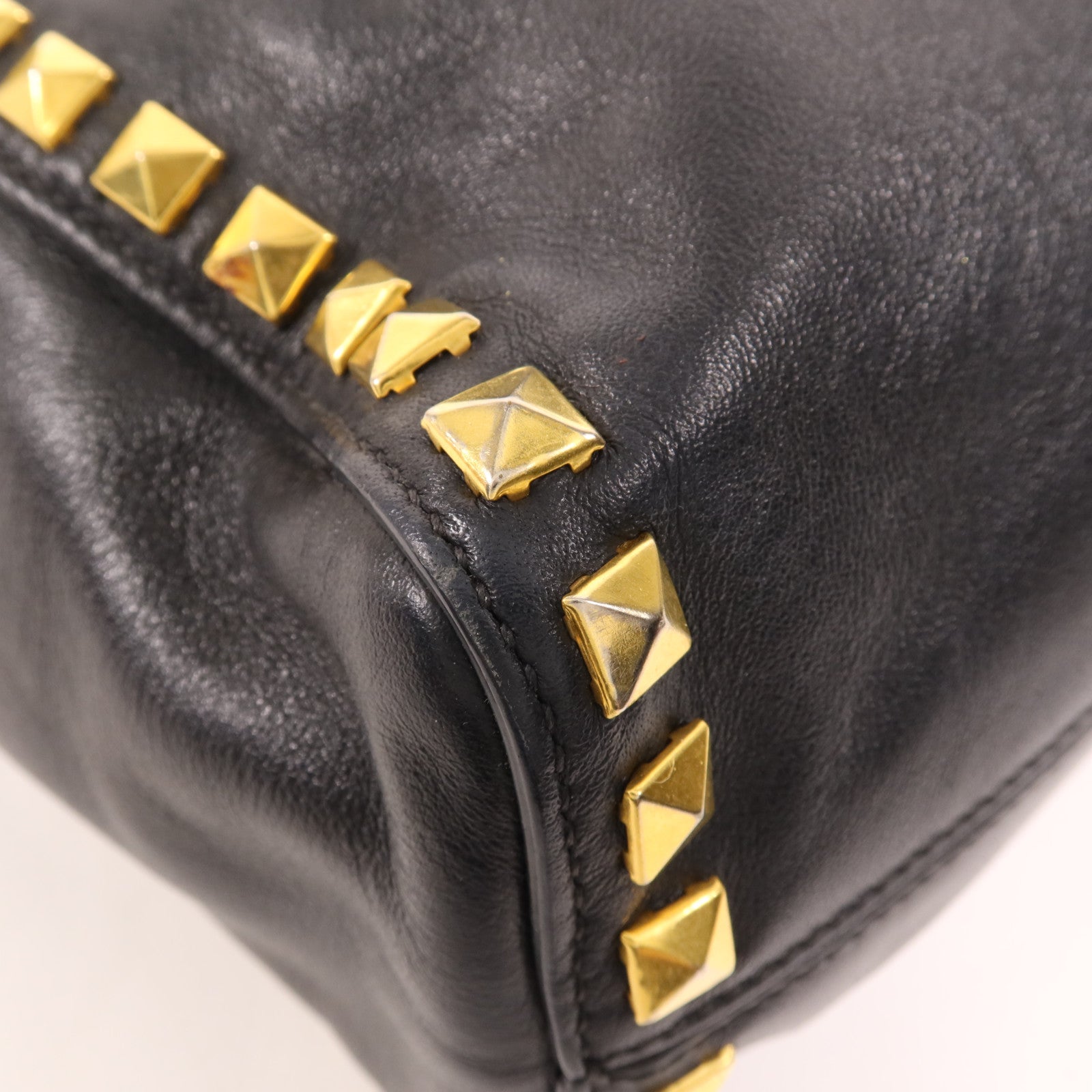 Miu Miu 羊皮皮革Tote Bag金扣肩背袋