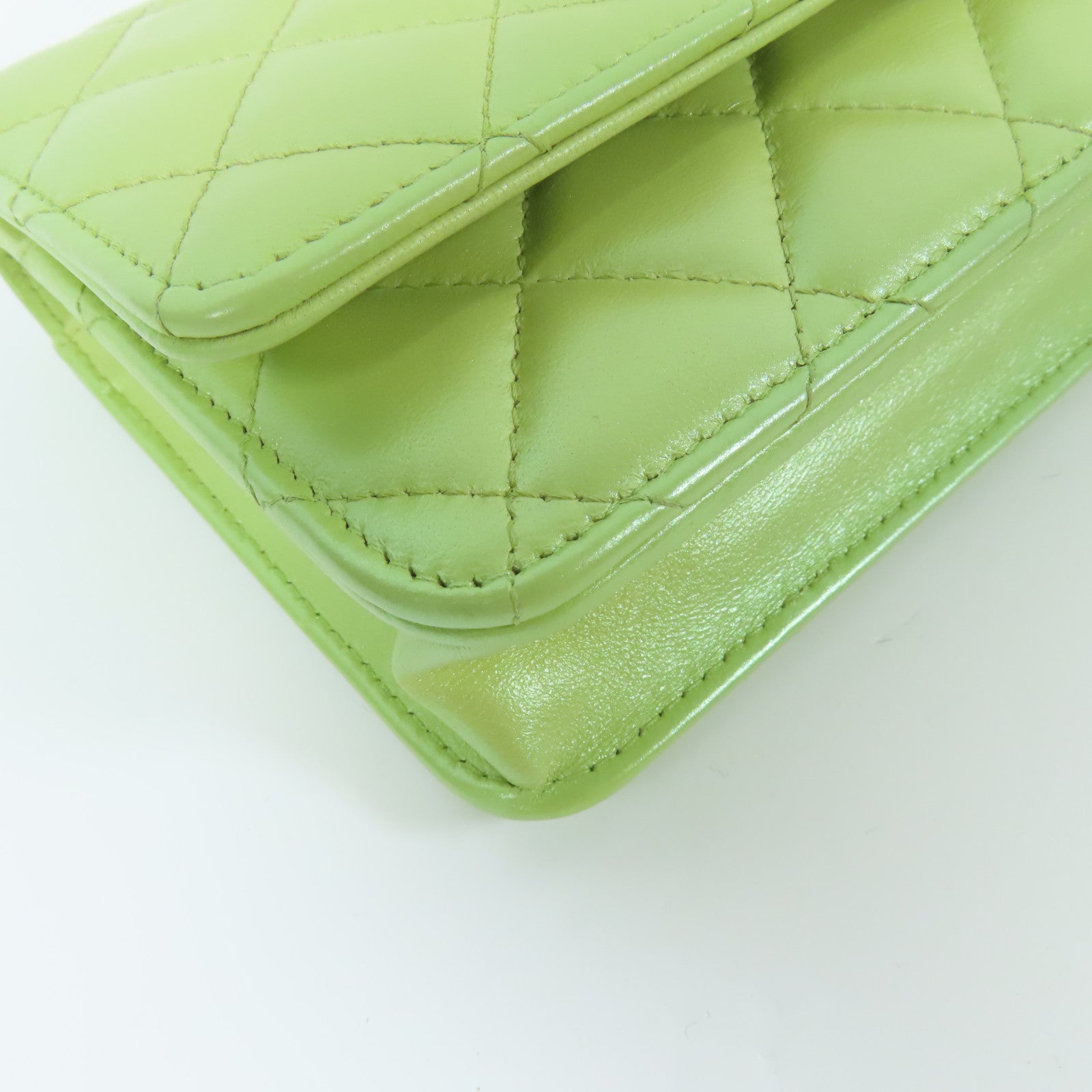 CHANEL 牛皮皮革WOC Wallet On Chain金扣鏈帶肩背袋