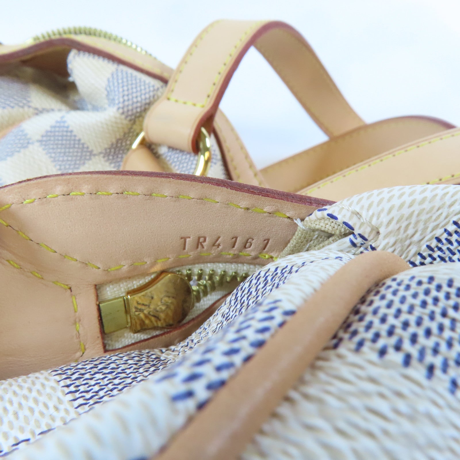 LOUIS VUITTON Damier Azur Stresa PM Shoulder Bag金扣肩背袋白色