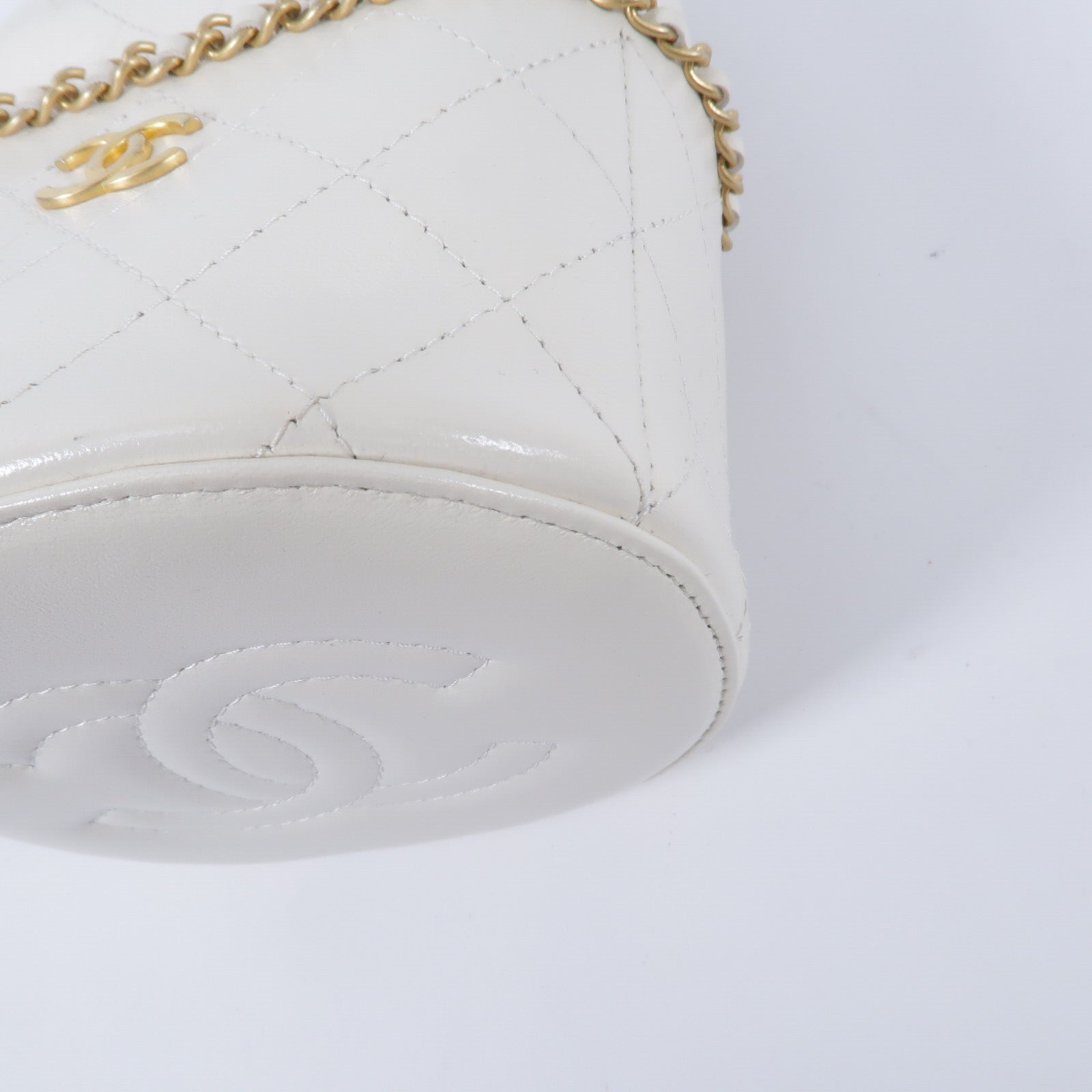 CHANEL 羊皮皮革Mini Bucket Bag鏈帶肩背袋