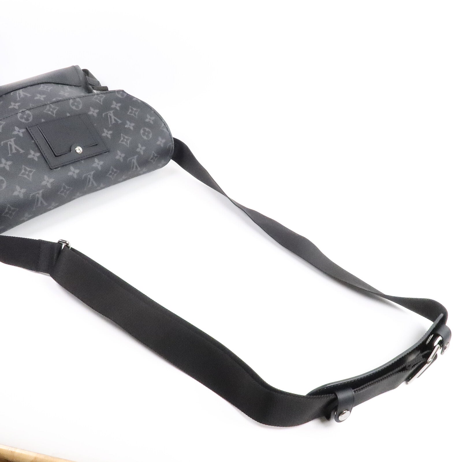 LOUIS VUITTON Monogram Eclipse Messenger PM Voyager銀扣肩背袋