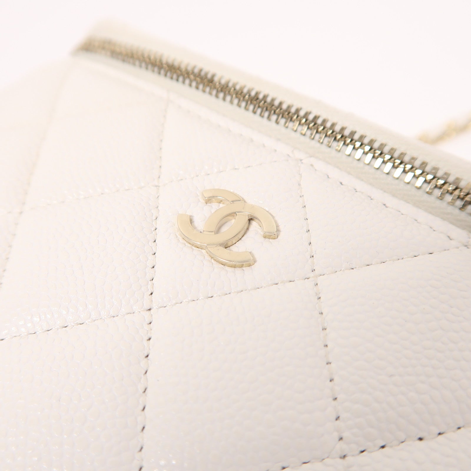 CHANEL 牛皮皮革Vanity Case金扣鏈帶肩背袋