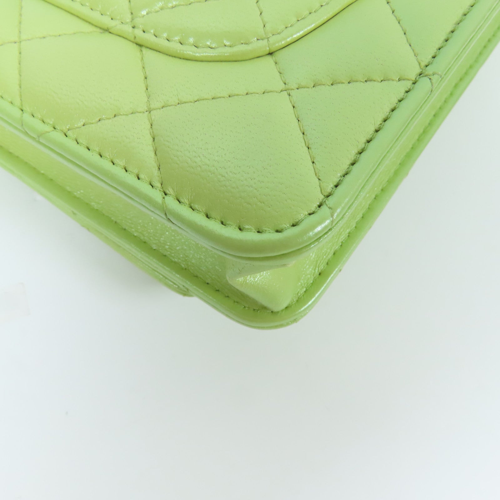 CHANEL 牛皮皮革WOC Wallet On Chain金扣鏈帶肩背袋
