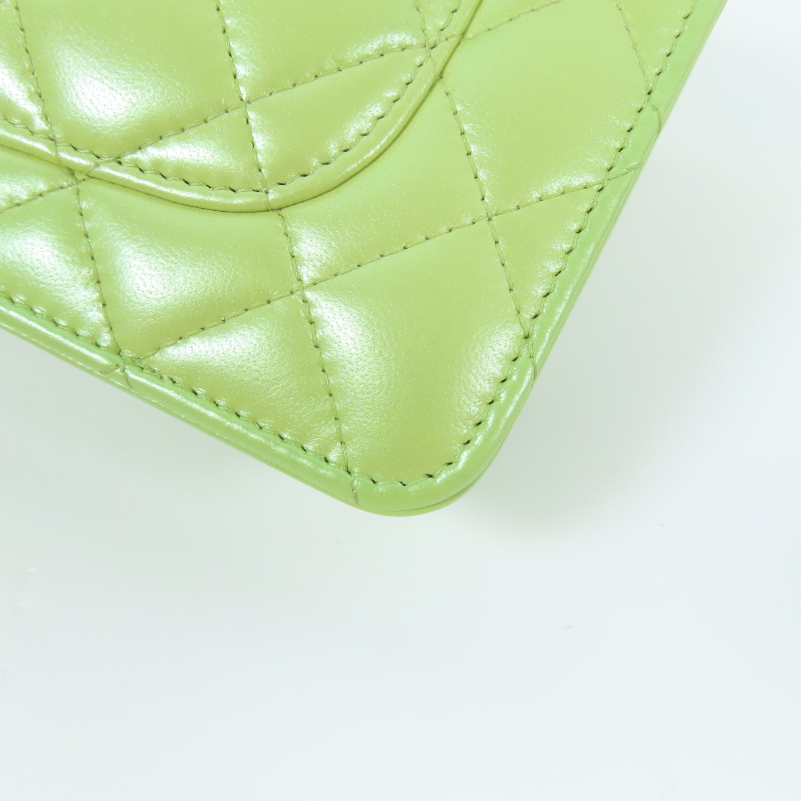 CHANEL 牛皮皮革WOC Wallet On Chain金扣鏈帶肩背袋