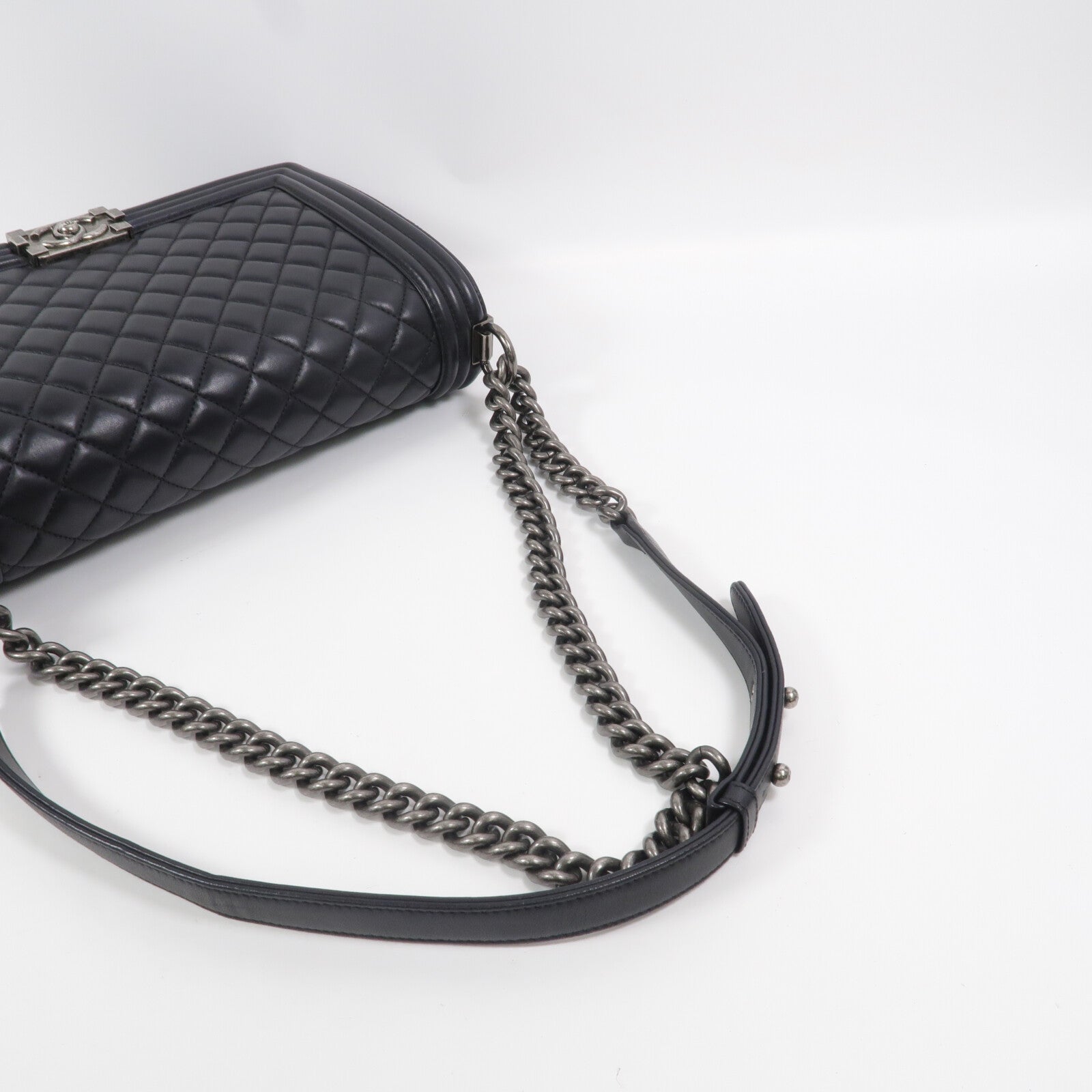 CHANEL 羊皮皮革Boy 28肩背袋