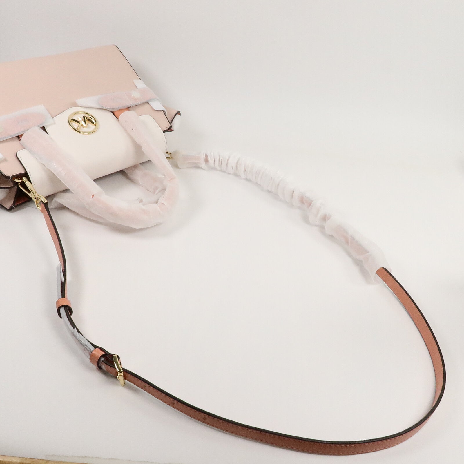 Michael Kors 牛皮皮革Medium Carmen手挽肩背兩用袋