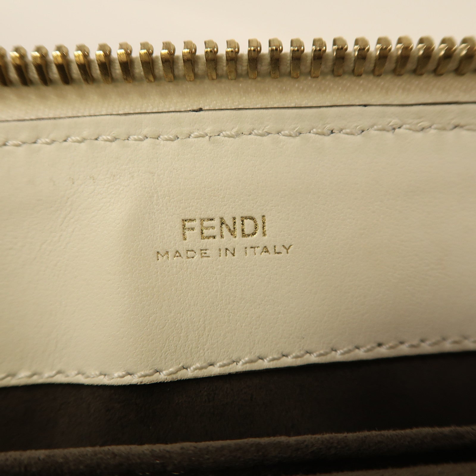 FENDI 牛皮皮革Dotcom金扣鏈帶肩背袋白色