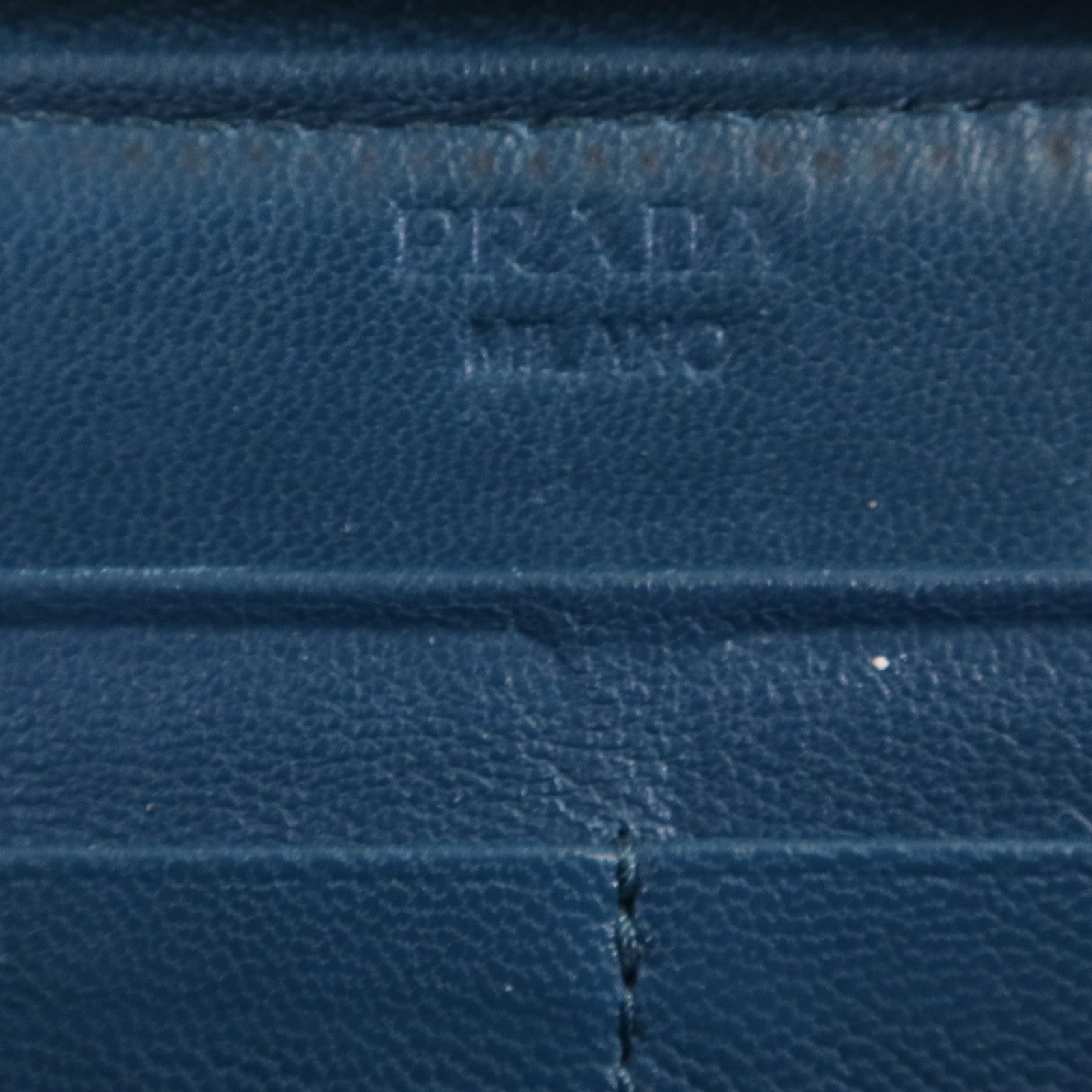 PRADA 漆皮皮革Round Long Wallet金扣拉鏈長錢包