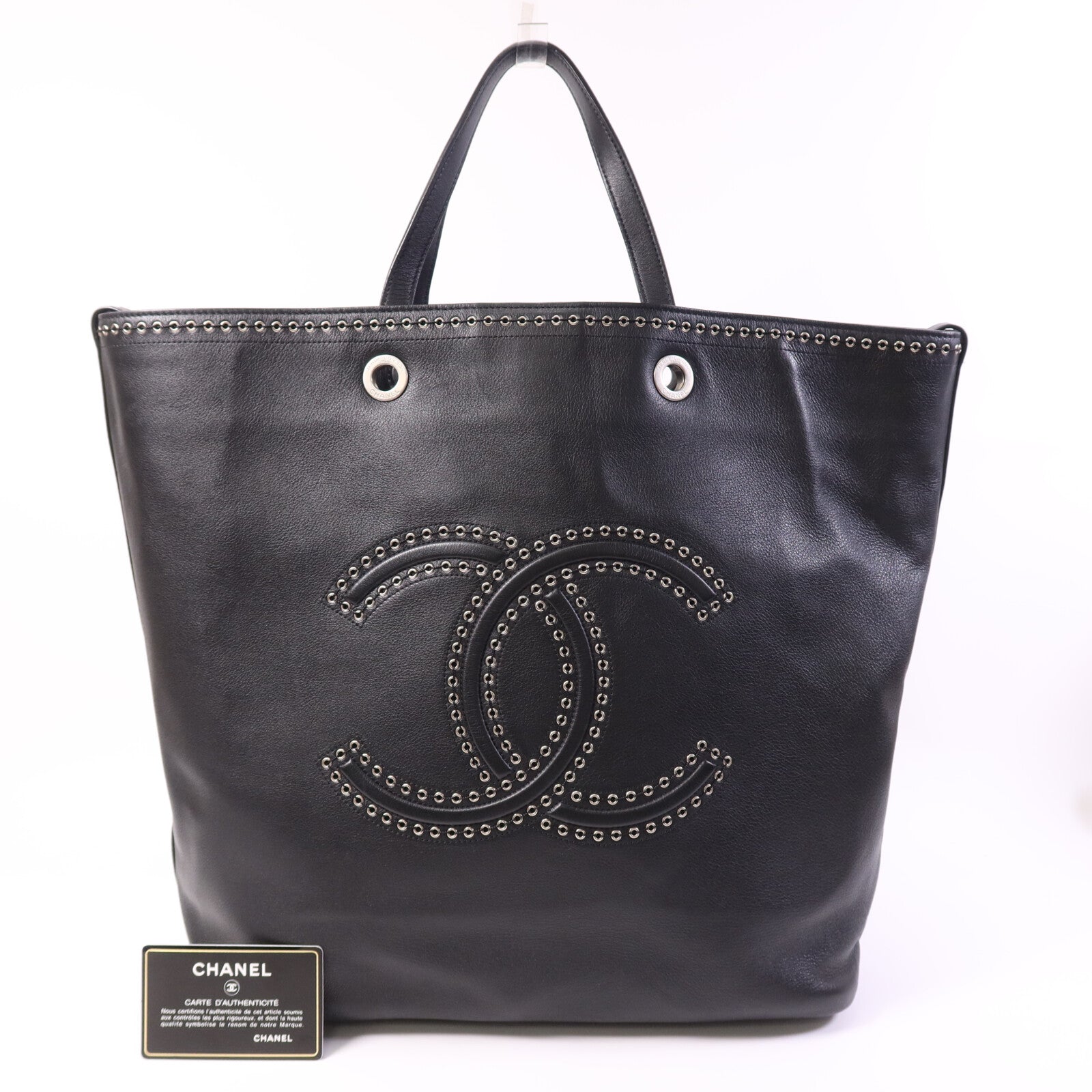 CHANEL 【激減優惠】牛皮皮革Coco Eyelets銀扣手挽袋