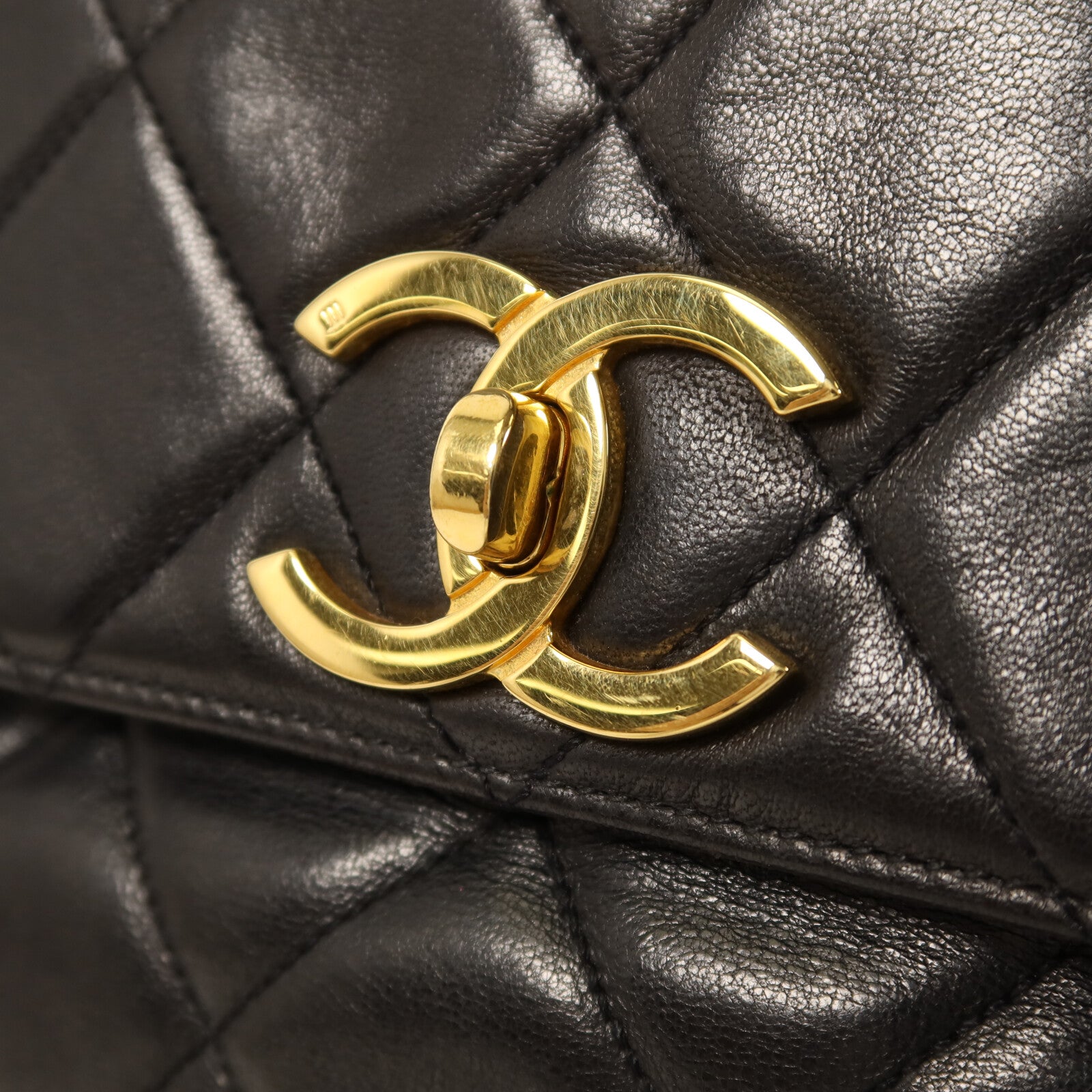 CHANEL 牛皮皮革Shoulder Bag金扣肩背袋
