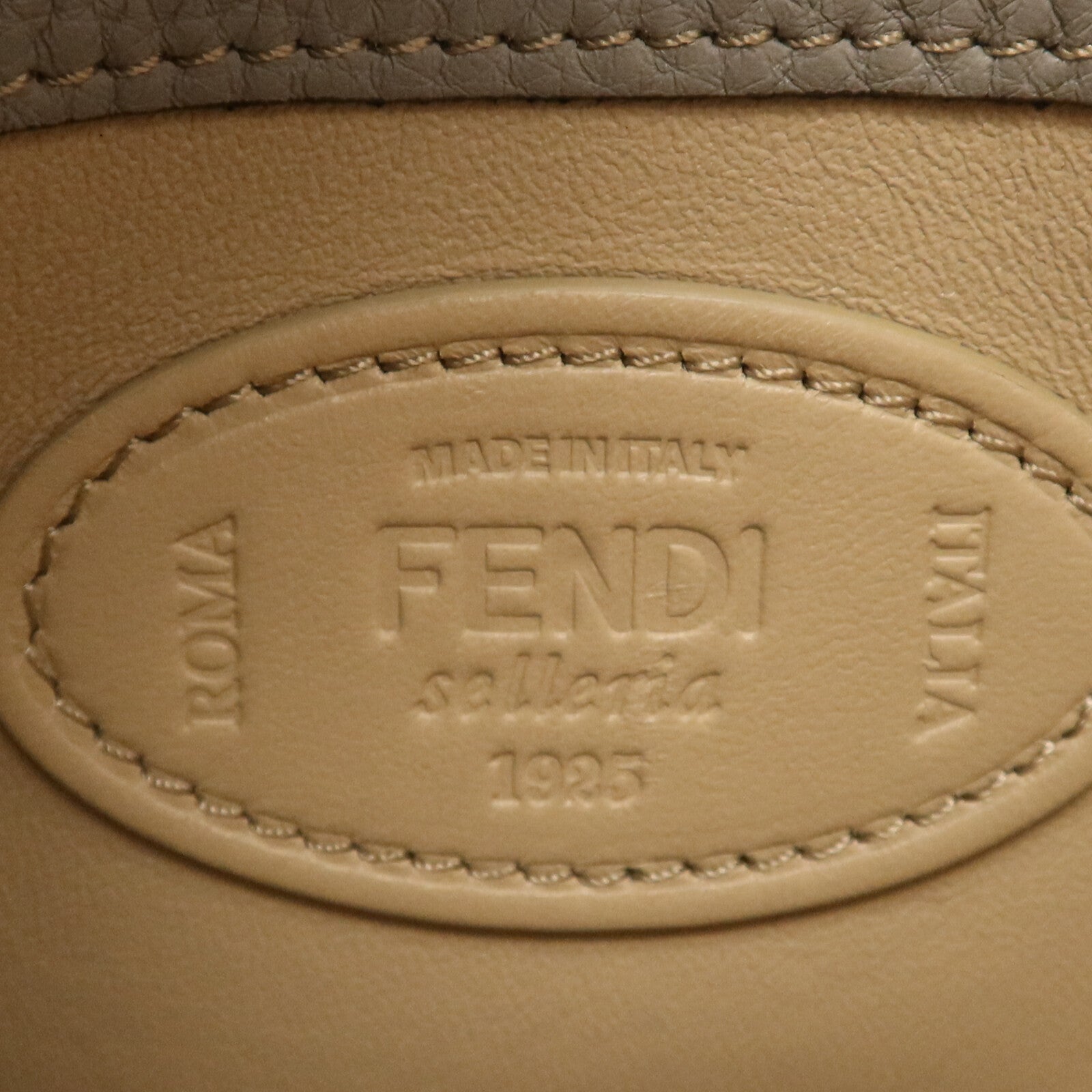 FENDI 牛皮皮革Peekaboo X-Lite金扣手挽肩背兩用袋