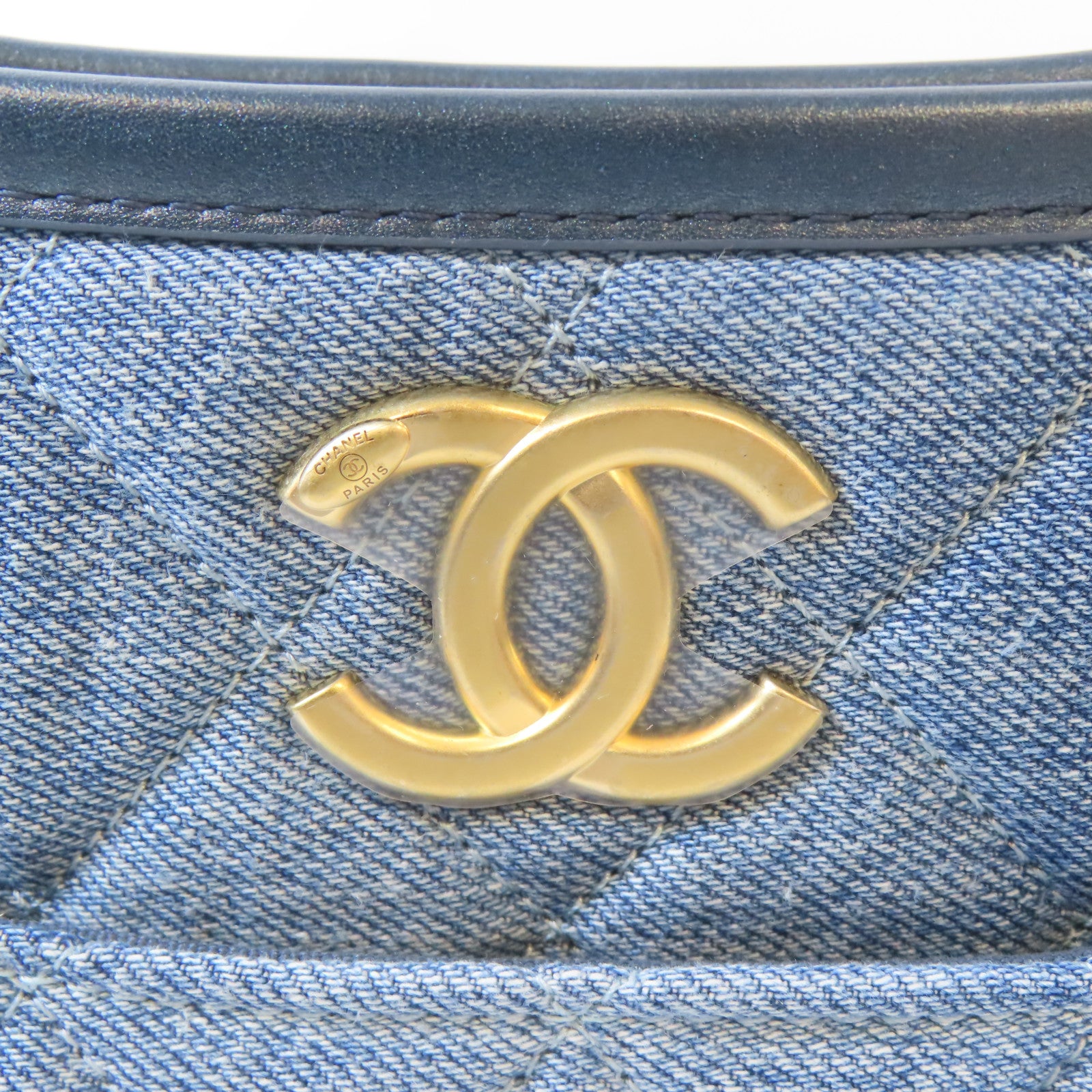 CHANEL 牛仔布料Hobo Bag金扣手挽肩背兩用袋藍色