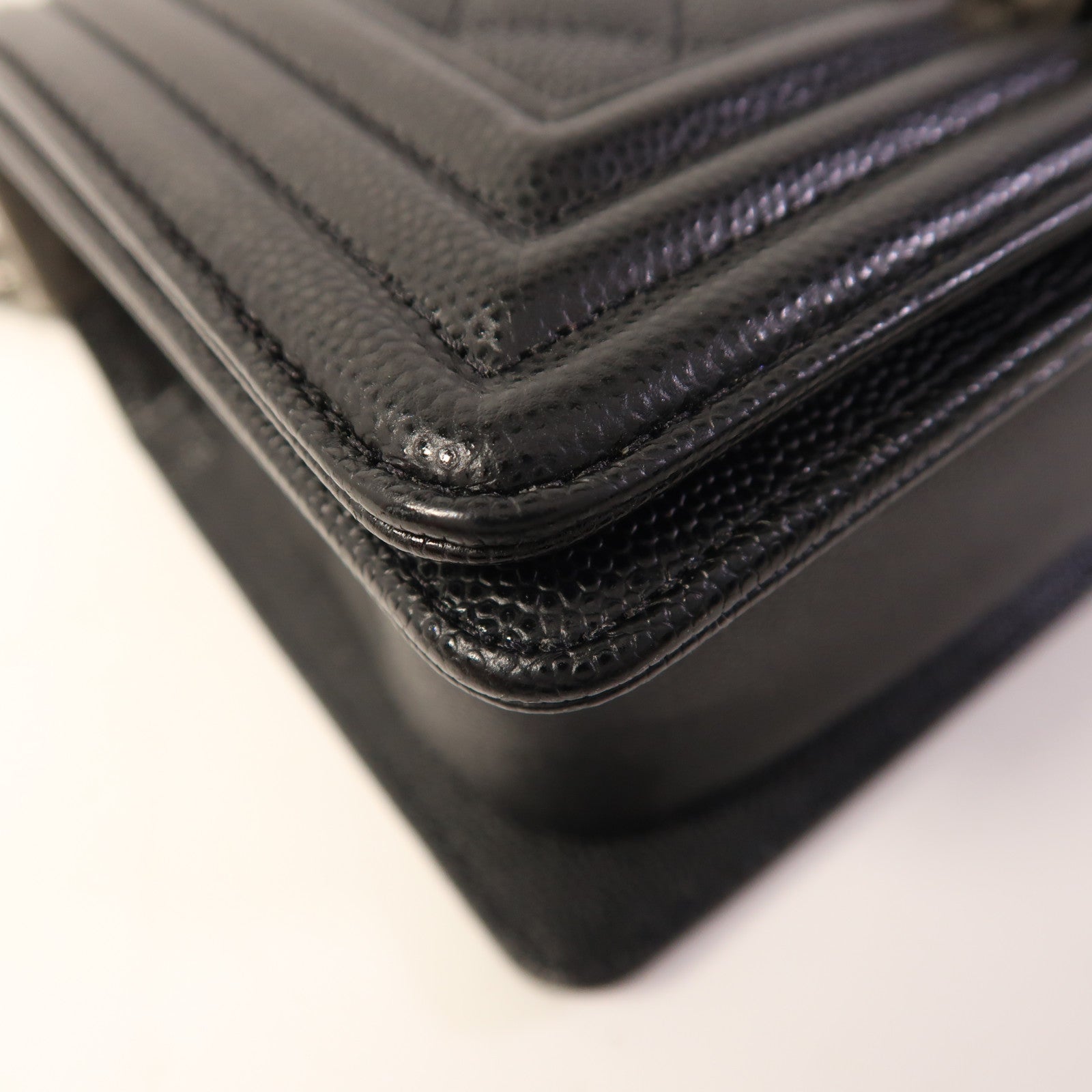 CHANEL 牛皮皮革Boy 20銀扣鏈帶肩背袋